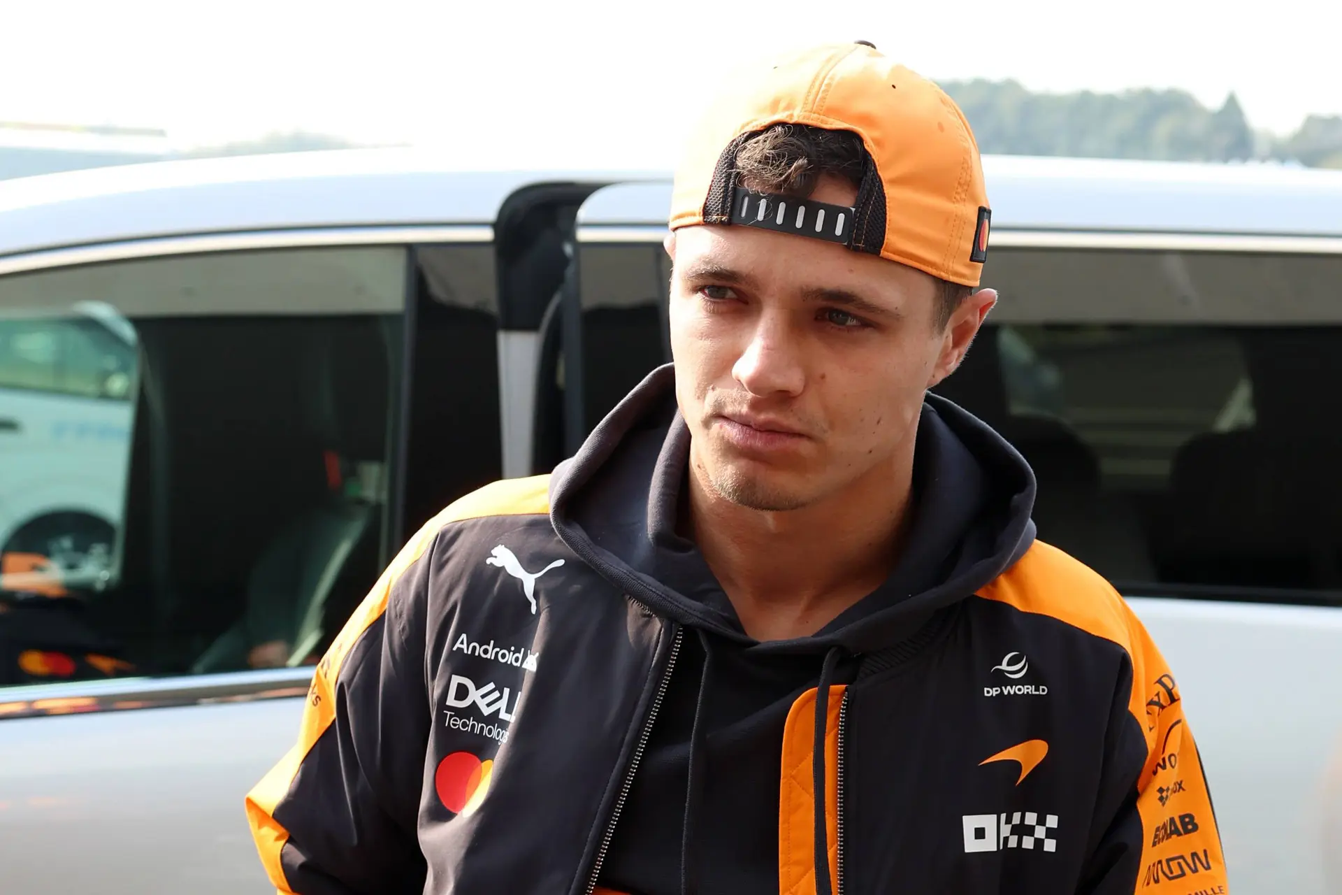 Norris de mond gesnoerd in bizar interview, management grijpt in: "Verstappen is de beste persoon ooit"