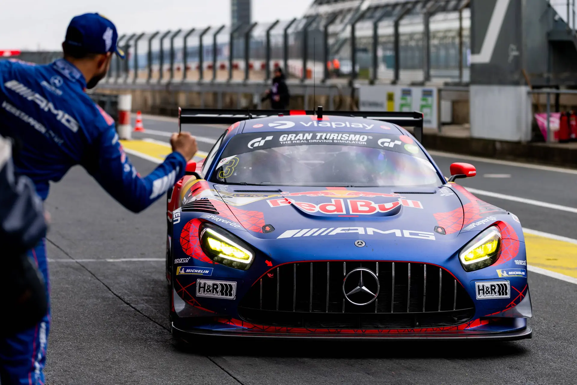 Verstappen knalt naar derde beste tijd in Kwalificatie 1 van 24 uur van de Nürburgring