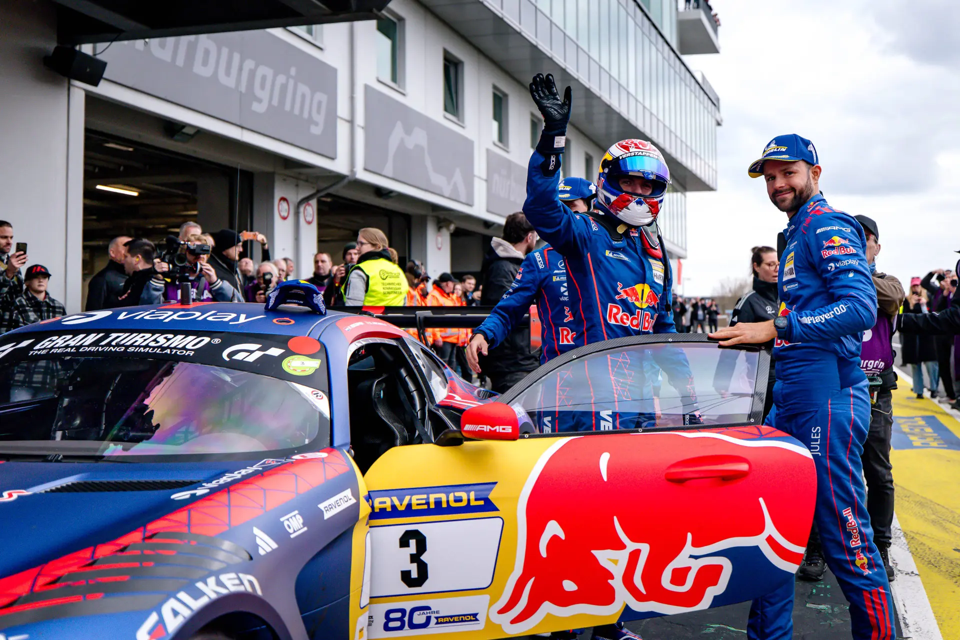 Nordschleife-expert spreekt van 'zegen' bij diskwalificatie Verstappen: "Dat komt door hem"