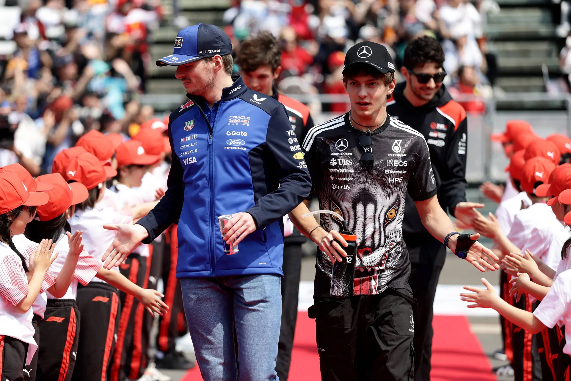 Zwager Verstappen gaat tegen de stroom in: "Hij zou zo stil zijn als een muis in de Mercedes"
