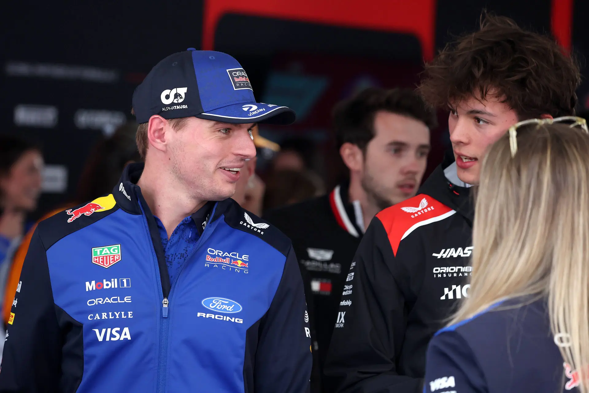 WK-stand | Spanning bovenaan, gelijkspel bij Red Bull na val van Verstappen