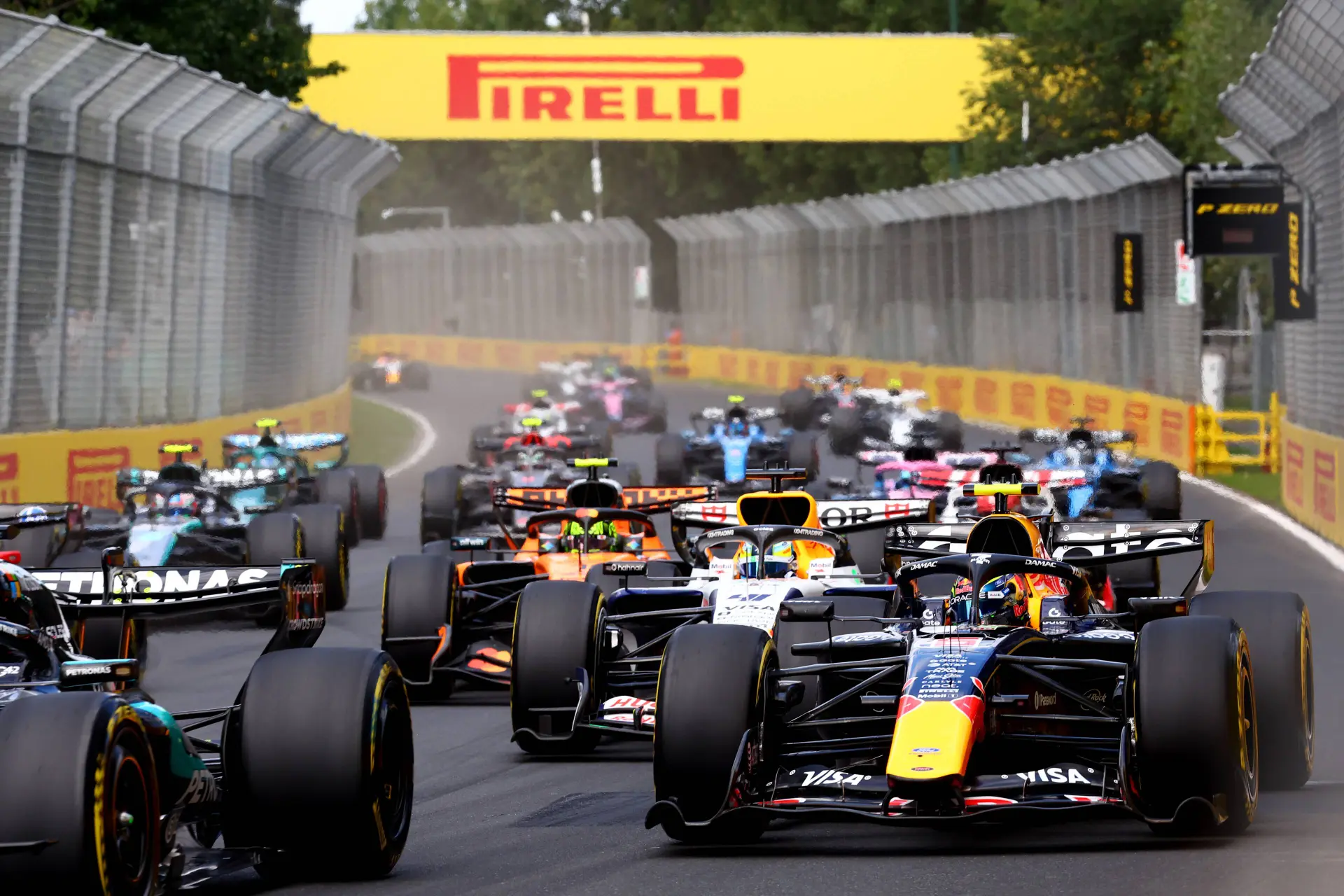 Sky Sports-analisten laten ander geluid horen dan Verstappen: 'Er gebeurde van alles'