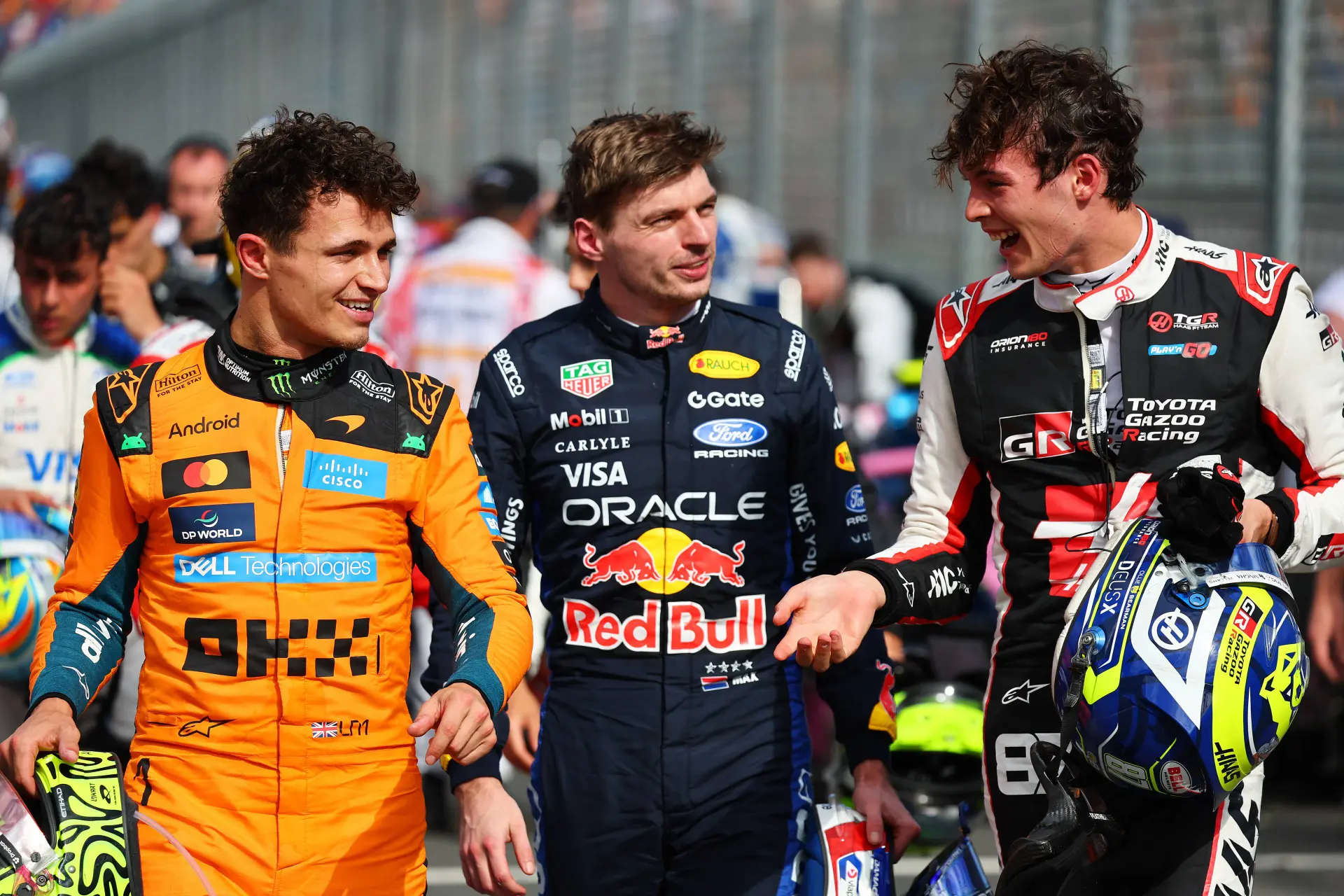 Bearman steunt Verstappen en Norris en is er helemaal klaar mee: 'Dit is belachelijk'