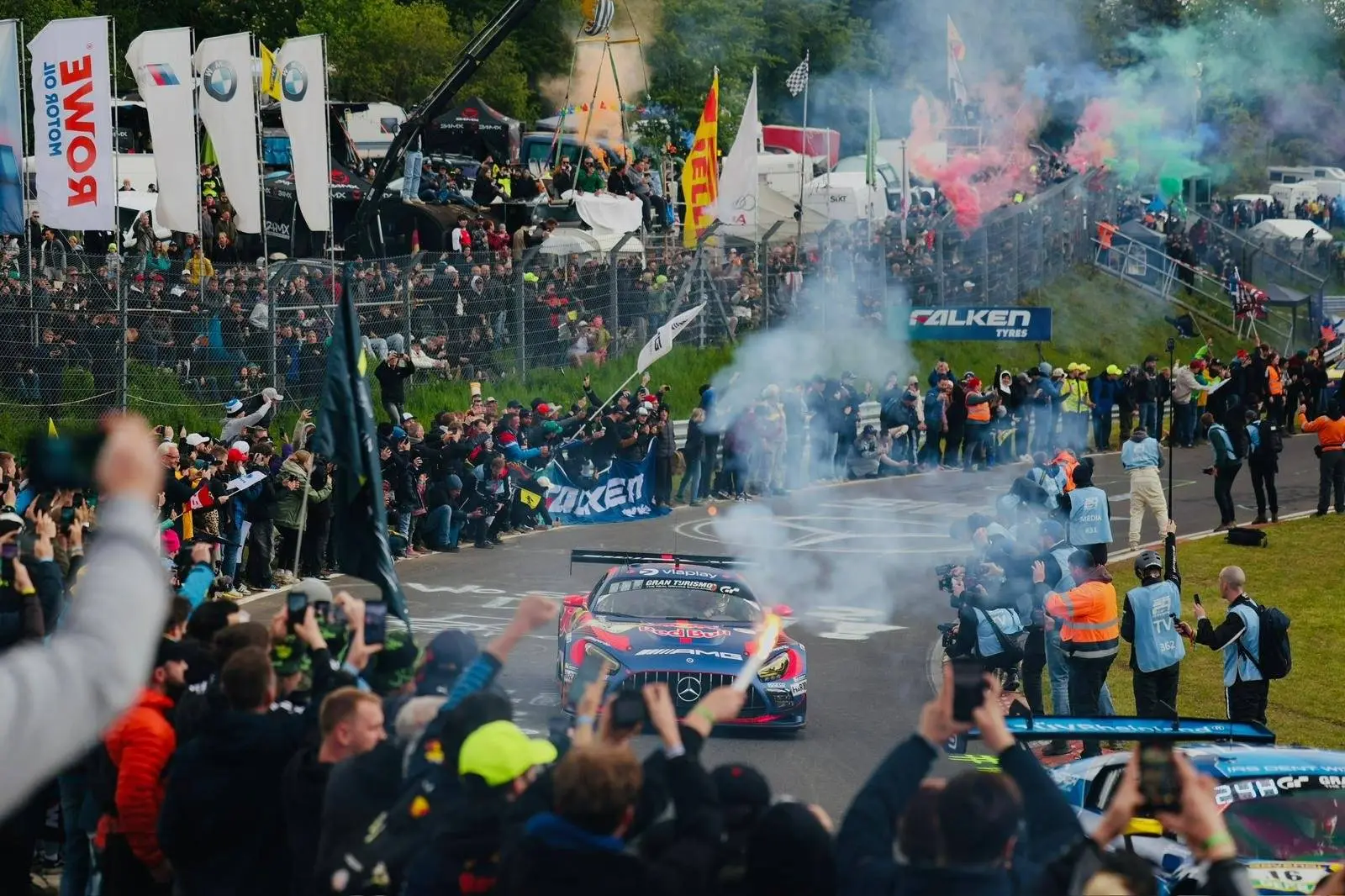 24-uur-nurburgring-max-verstappen-dani-juncadella-mercedes-amg-franz-hermann-nordschleife