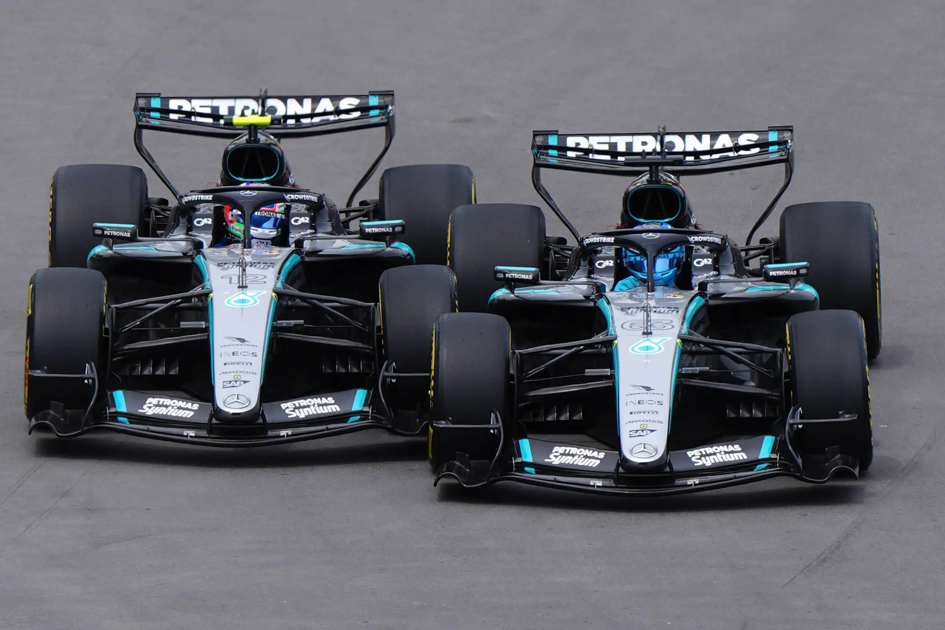 kimi-antonelli-george-russell-mercedes-canada-sprintrace-silver-war-1