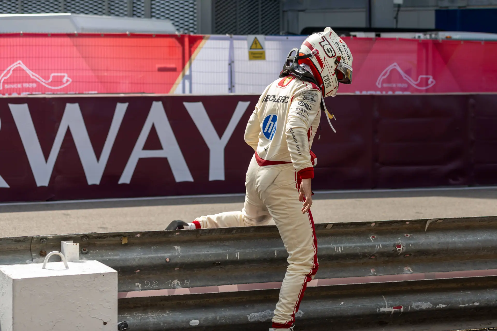 De maat is vol bij Leclerc, Ferrari wordt voor het blok gezet