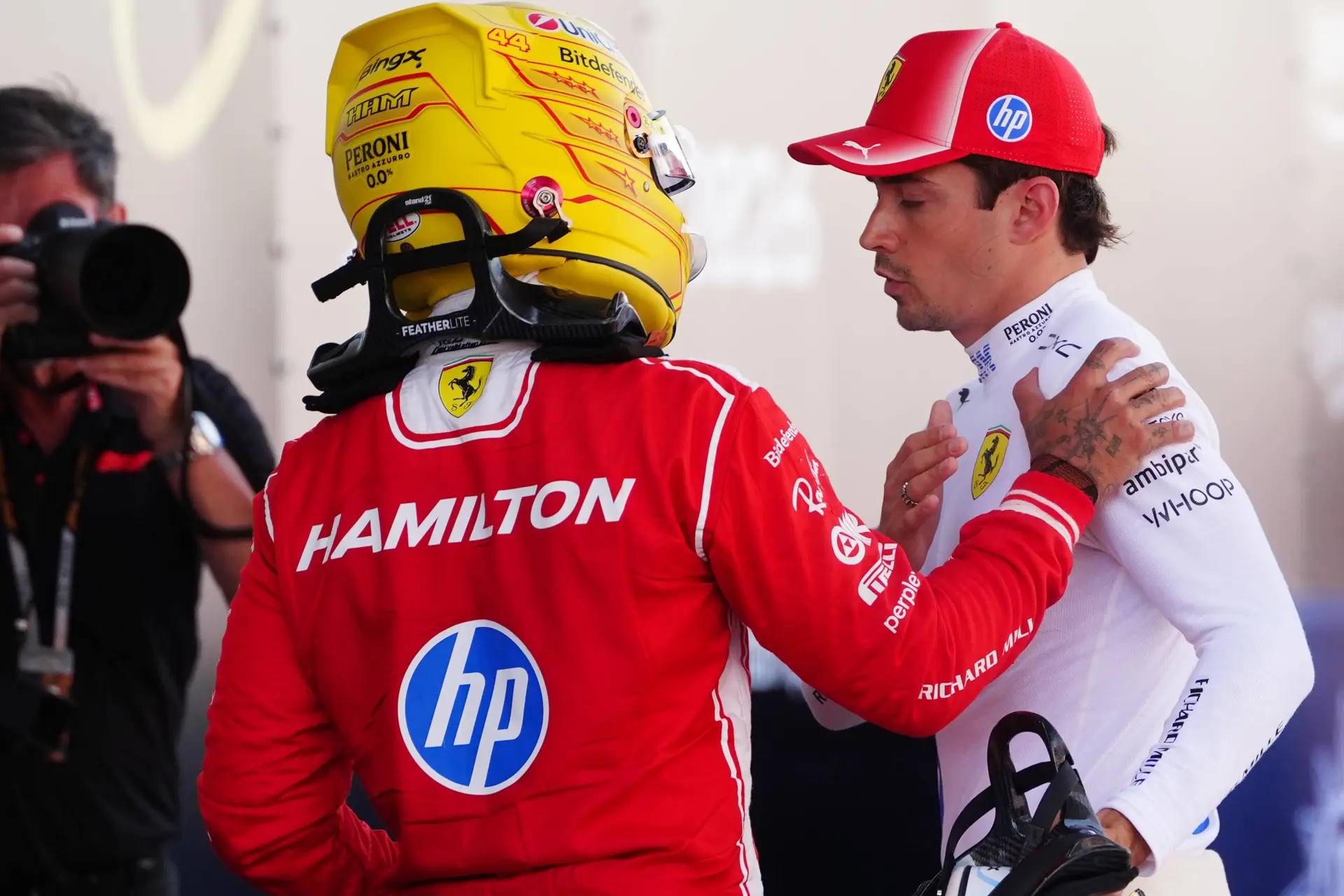 charles-leclerc-lewis-hamilton-barcelona-spanje-1