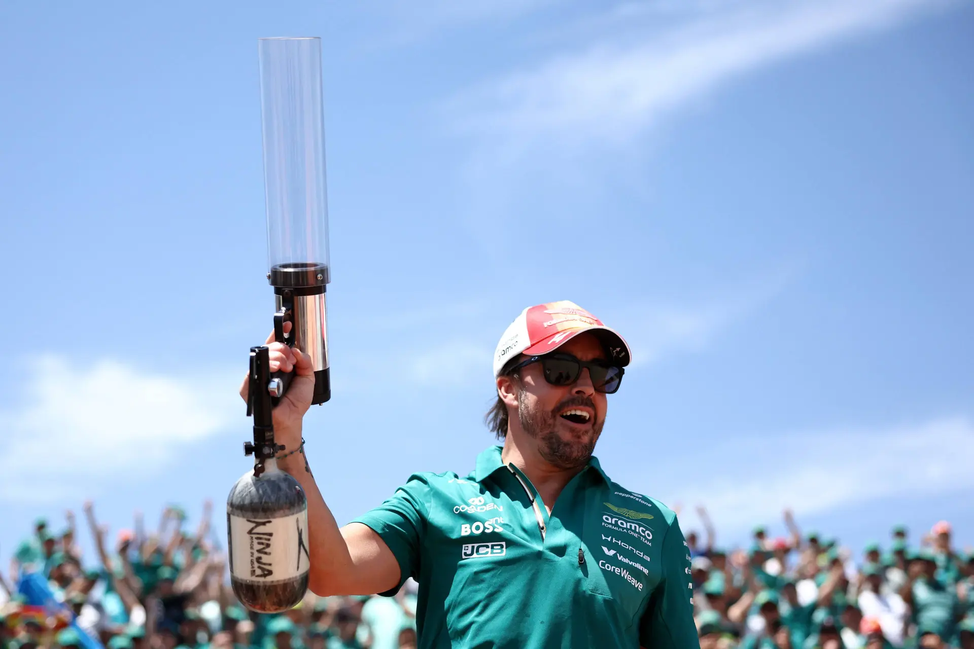 fernando-alonso-aston-martin-2026-barcelona-zondag-race-fans-2