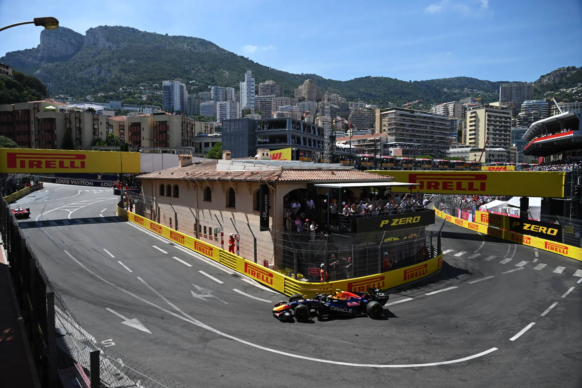 isack-hadjar-red-bull-racing--pirelli-2026-zondag-monaco-race