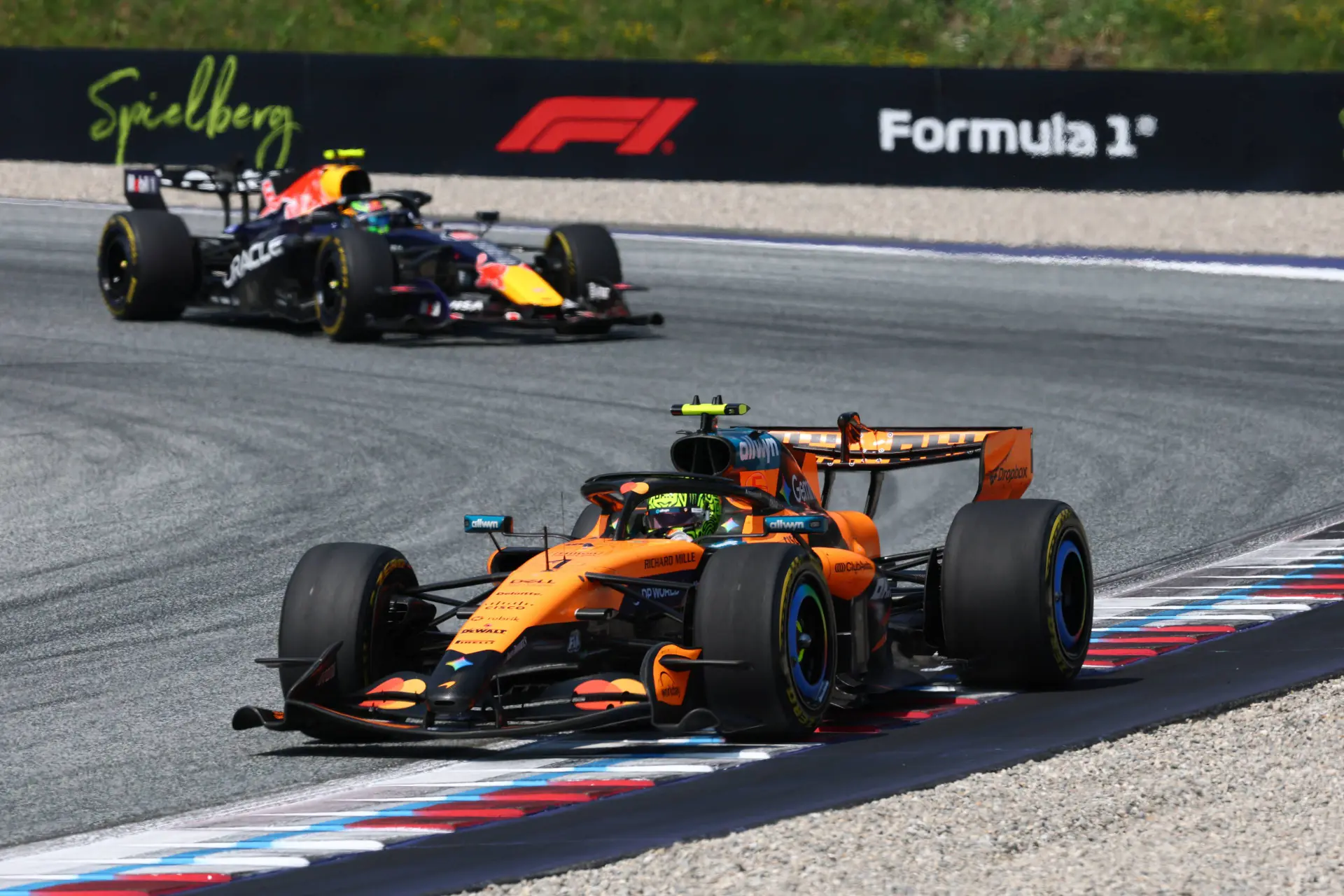 lando-norris-mclaren-gp-oostenrijk-2026-zondag-red-bull