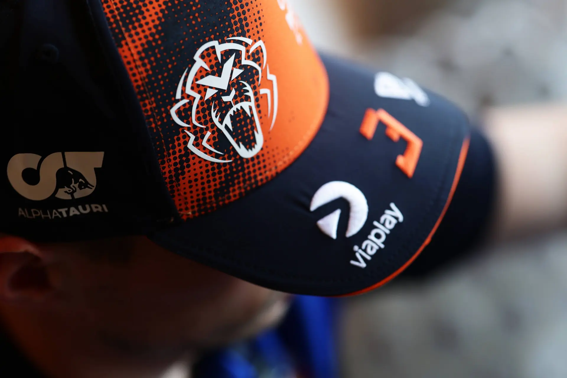 max-verstappen-oostenrijk-2026-donderdag-pet-12