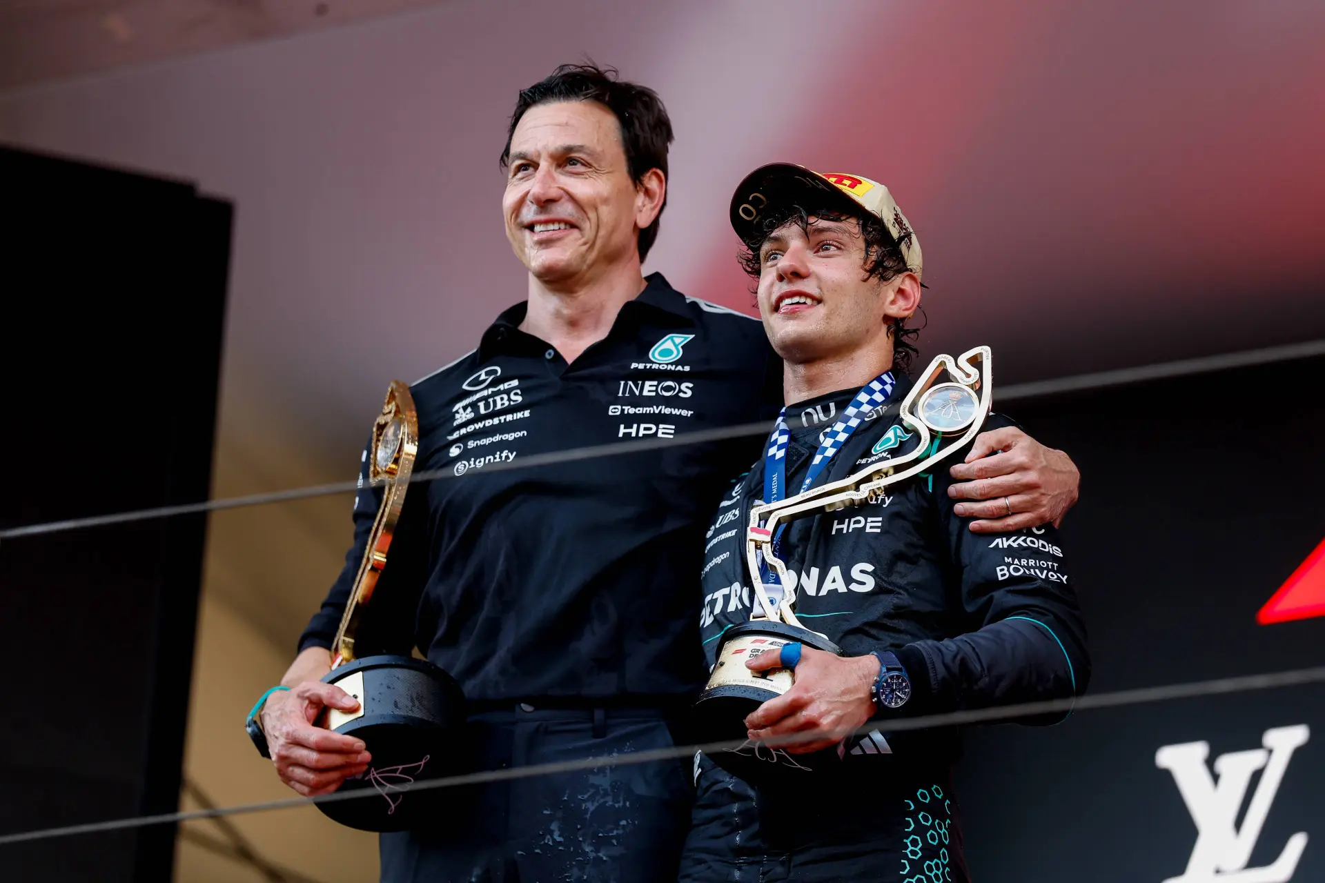 toto-wolff-kimi-antonelli-mercedes-2026-monaco-zondag-race-podium-1
