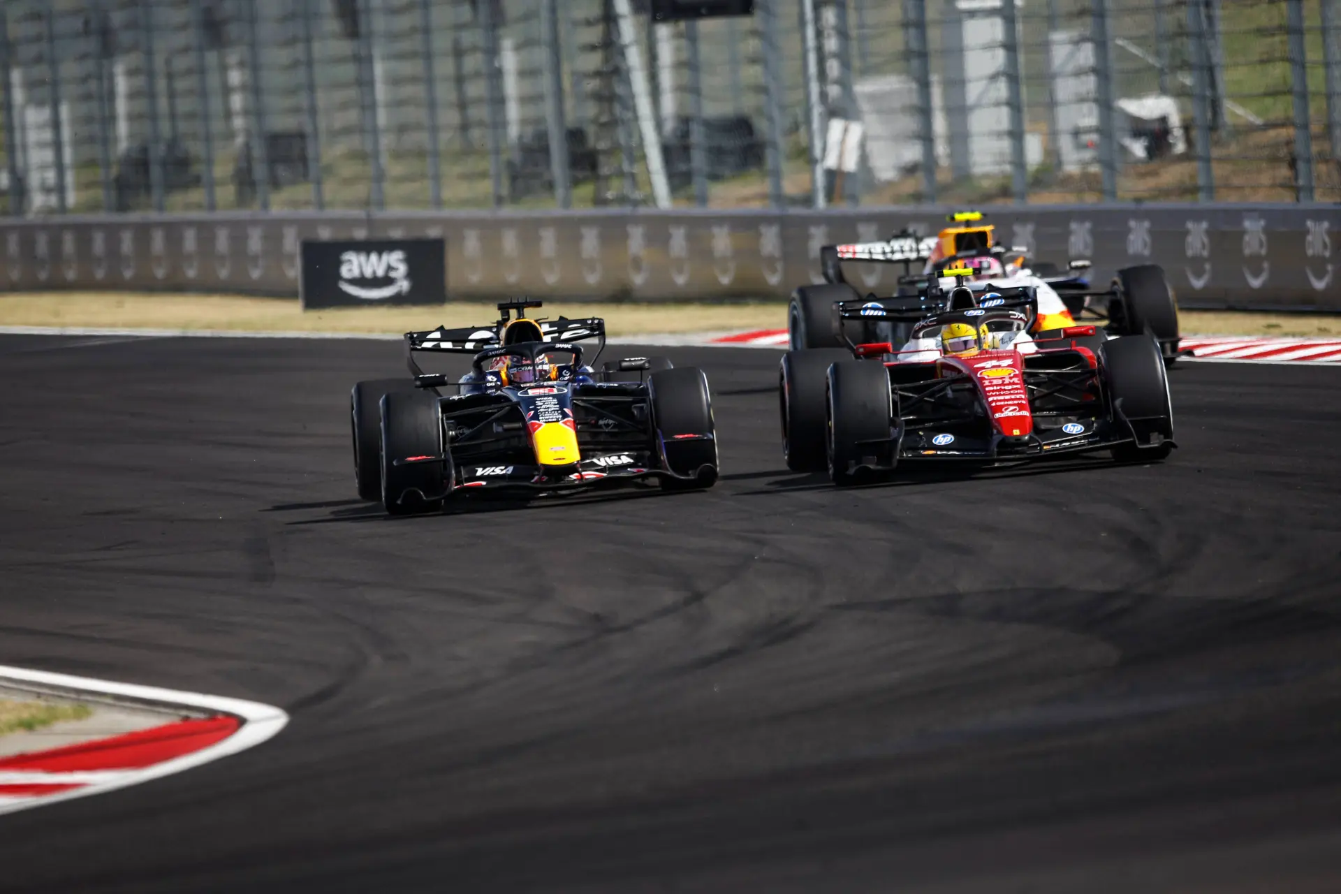 grand-prix-hongarije-2026-max-verstappen-red-bull-racing-lewis-hamilton-ferrari-liam-lawson-12