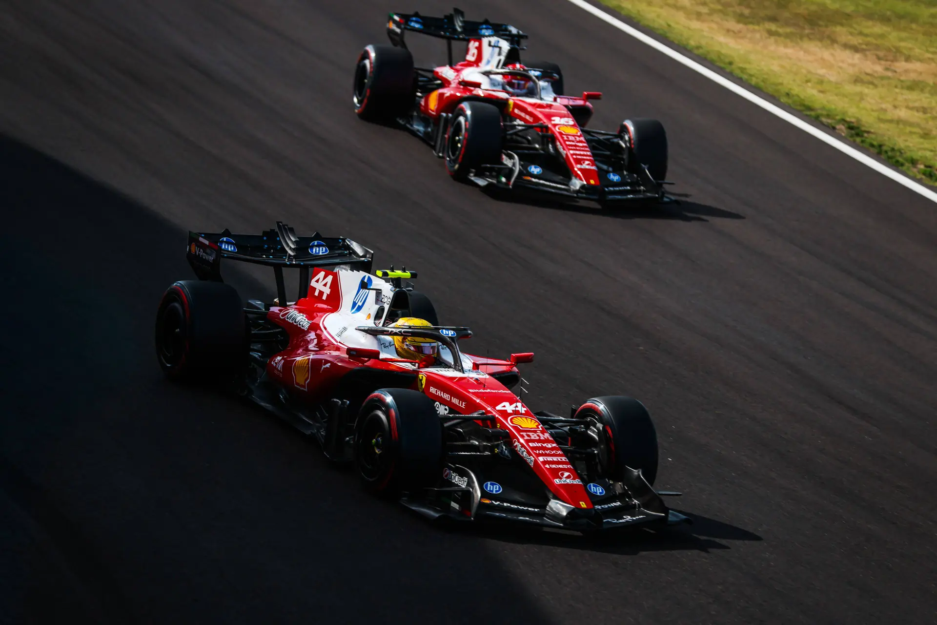 lewis-hamilton-ferrari-gp-hongarije-2026-zaterdag-charles-leclerc