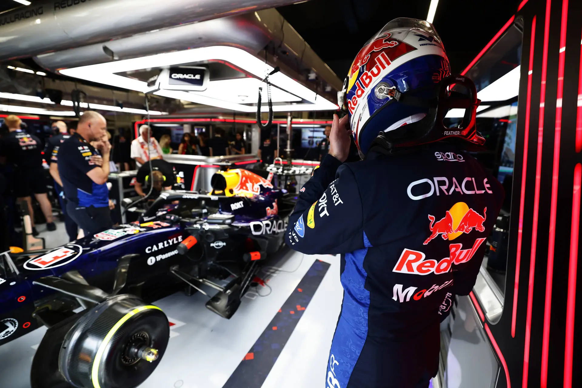 Britse bekendheid komt met een bijzonder verhaal: "Ik zat opgesloten met Verstappen samen"