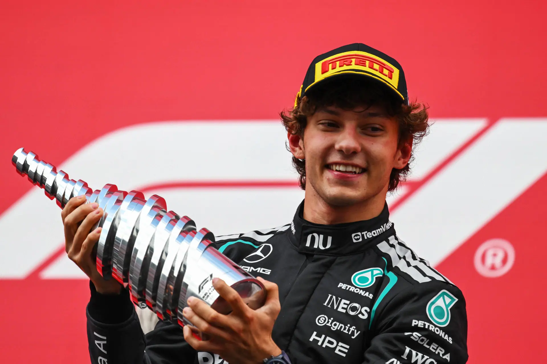 pirelli-andrea-kimi-antonelli-mercedes-gp-belgie-2026-zondag-podium-6