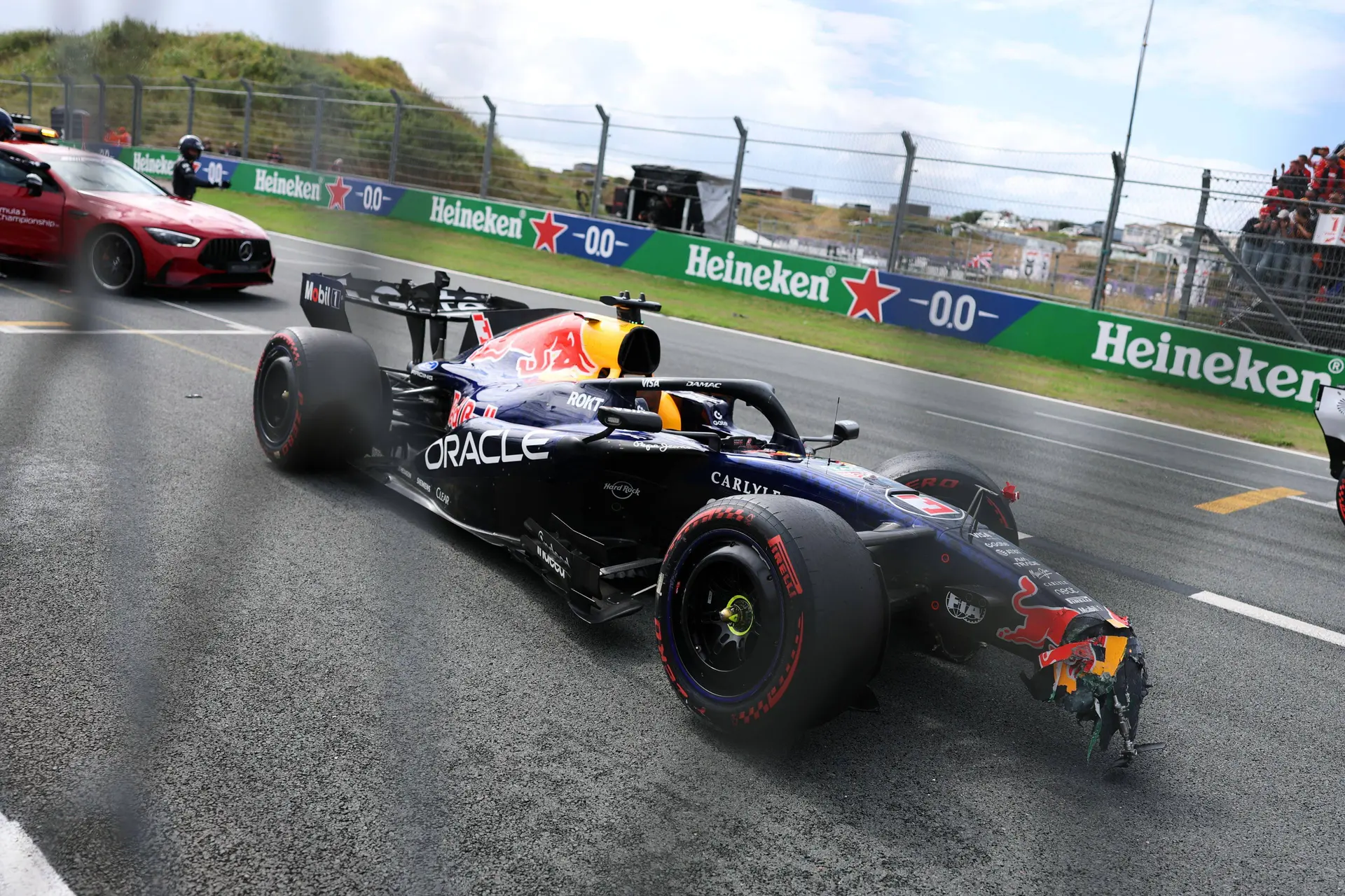 max-verstappen-crash-nederland-zandvoort-2026-medical-car-red-bull-racing-rb22-crash-113