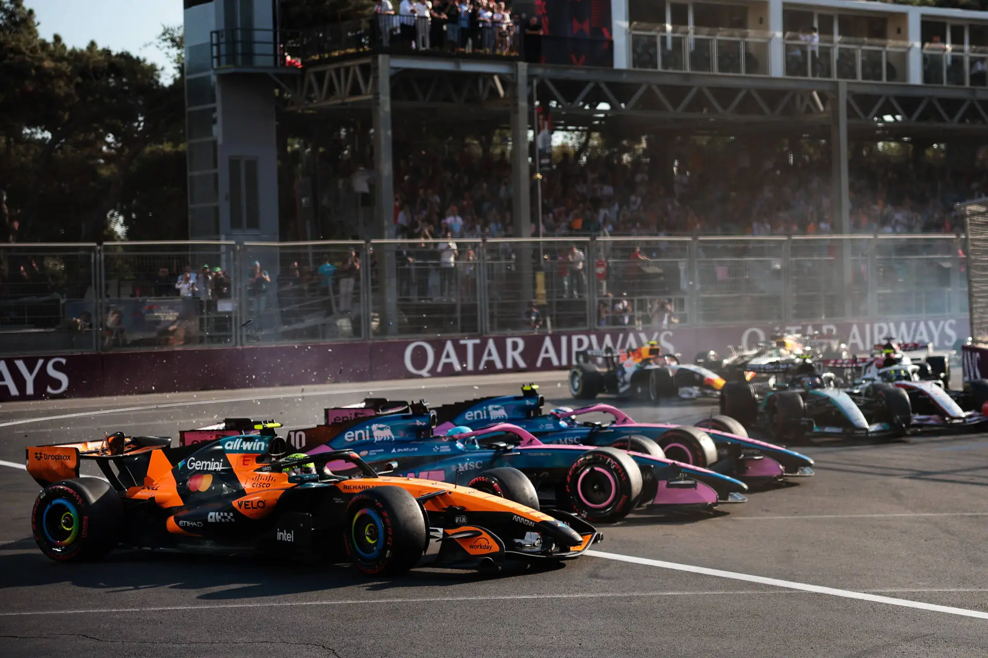 crash-azerbeidzjan-bakoe-franco-colapinto-pierre-gasly-lando-norris-liam-lawson-arvid-lindblad-kimi-antonelli