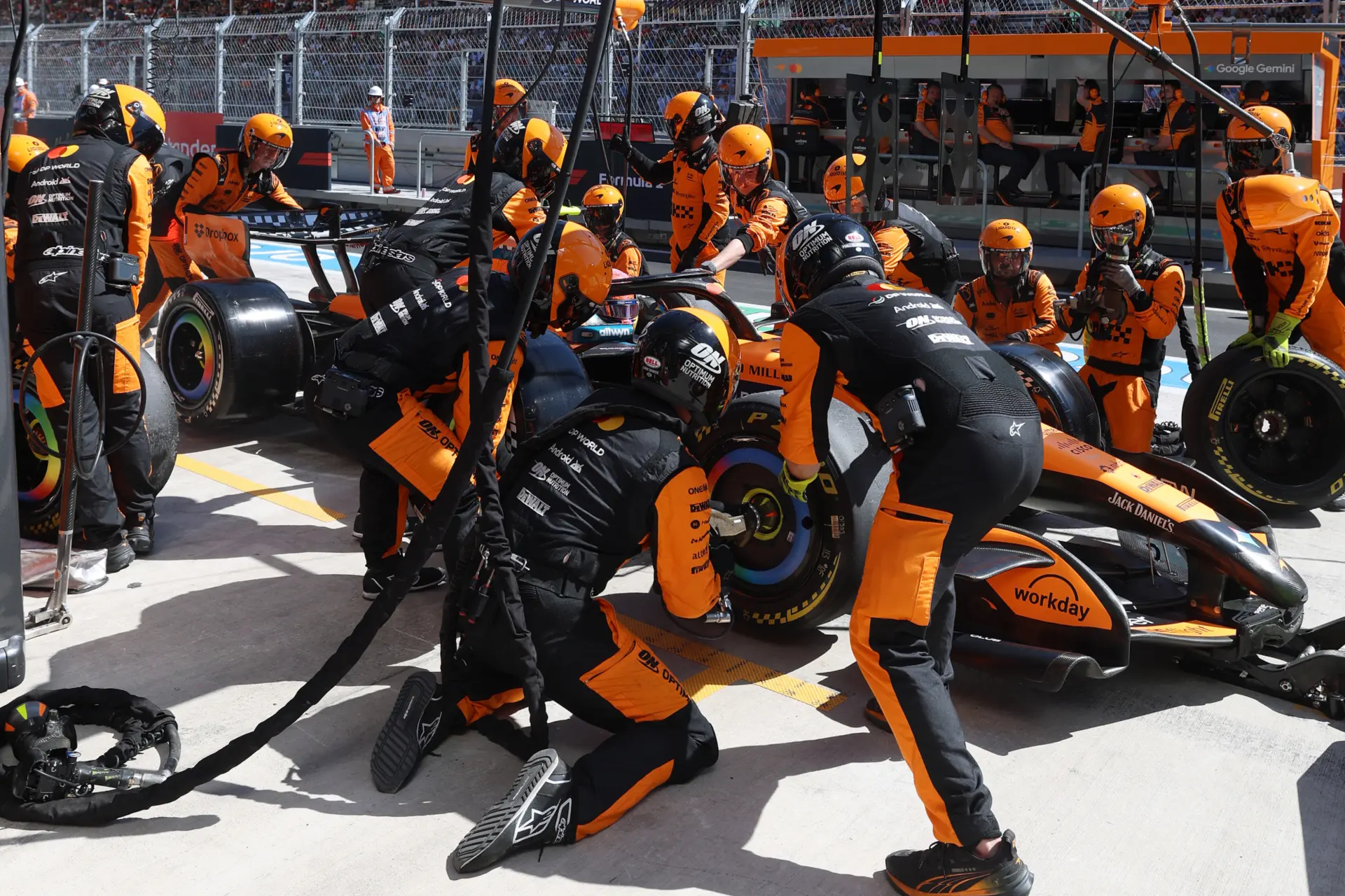 lando-norris-slow-pit-stop-2026-spanje-madrid-sunday-mclaren