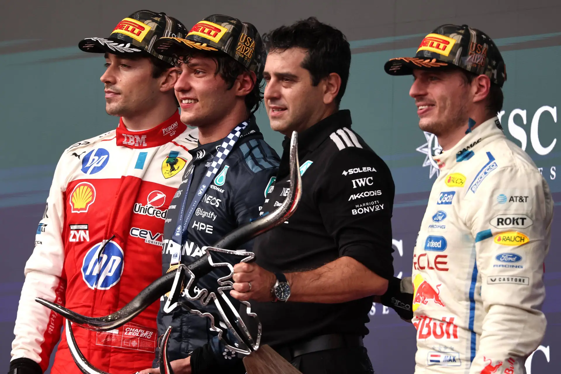 andrea-kimi-antonelli-mercedes-charles-leclerc-ferrari-max-verstappen-red-bull-racing-gp-verenigde-staten-cota-2026-zondag-podium