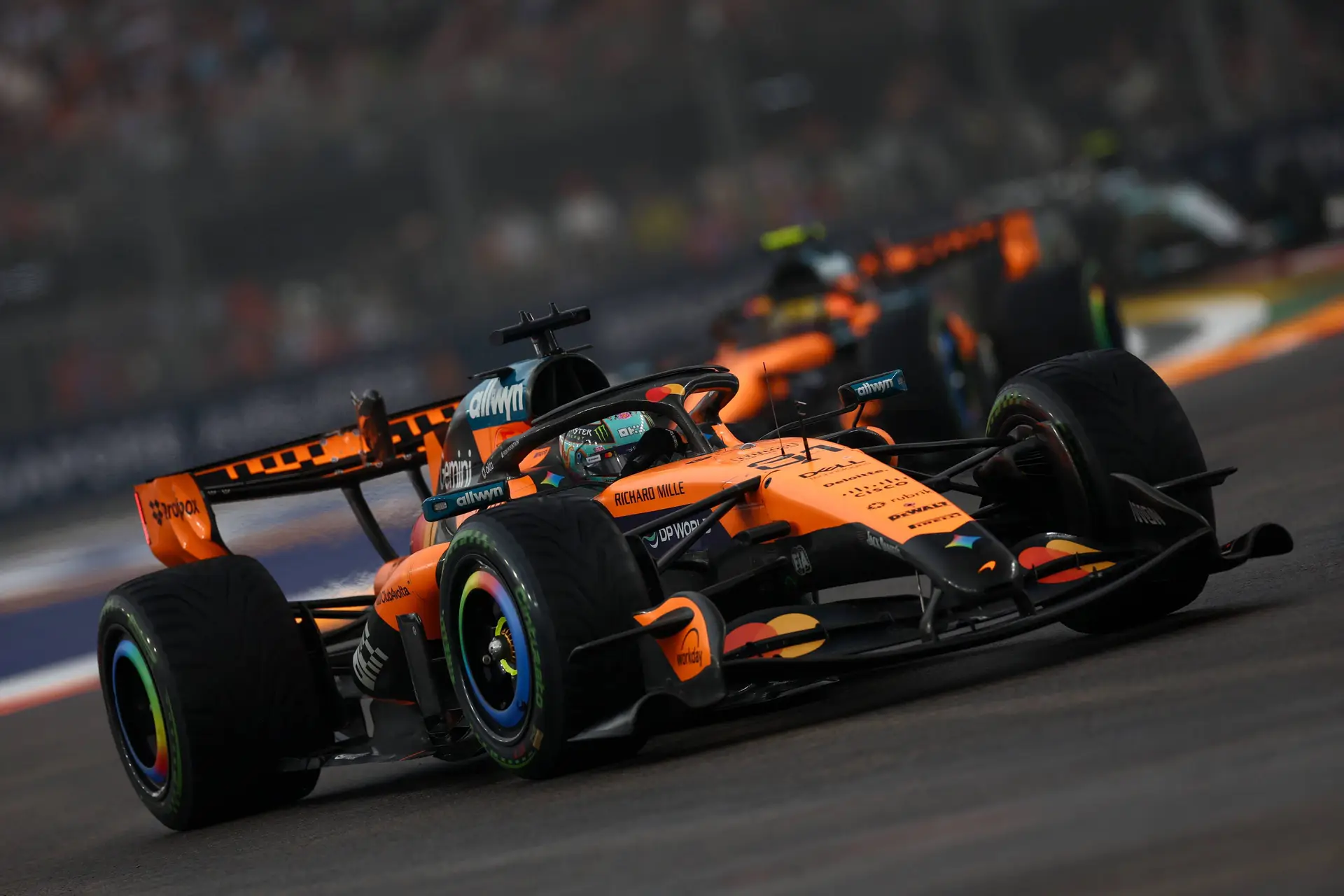 lando-norris-oscar-piastri-mclaren-gp-singapore-2026-zaterdag-3