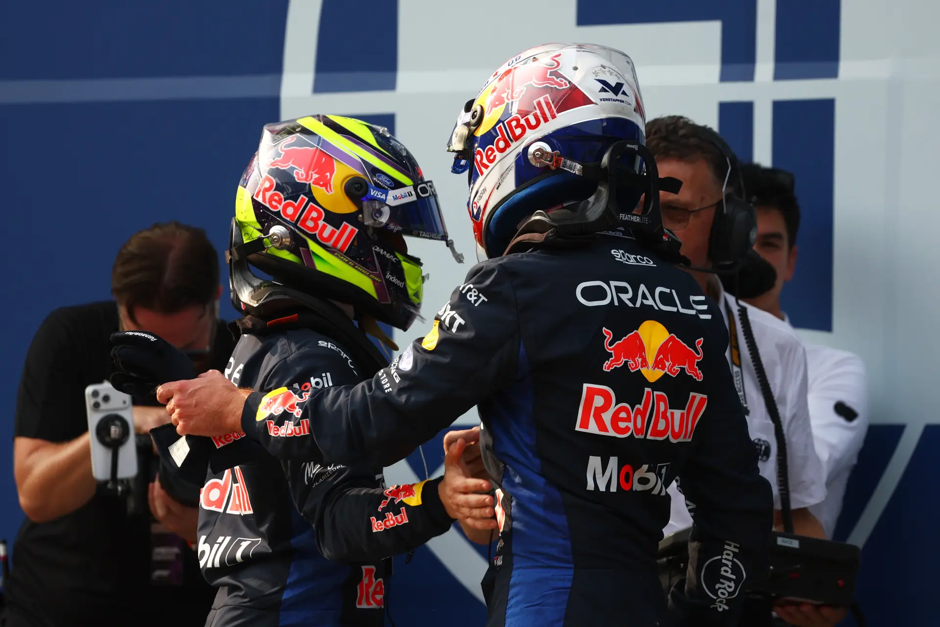 max-verstappen-pole-red-bull-sepang-maleisie-bahrein-isack-hadjar-2