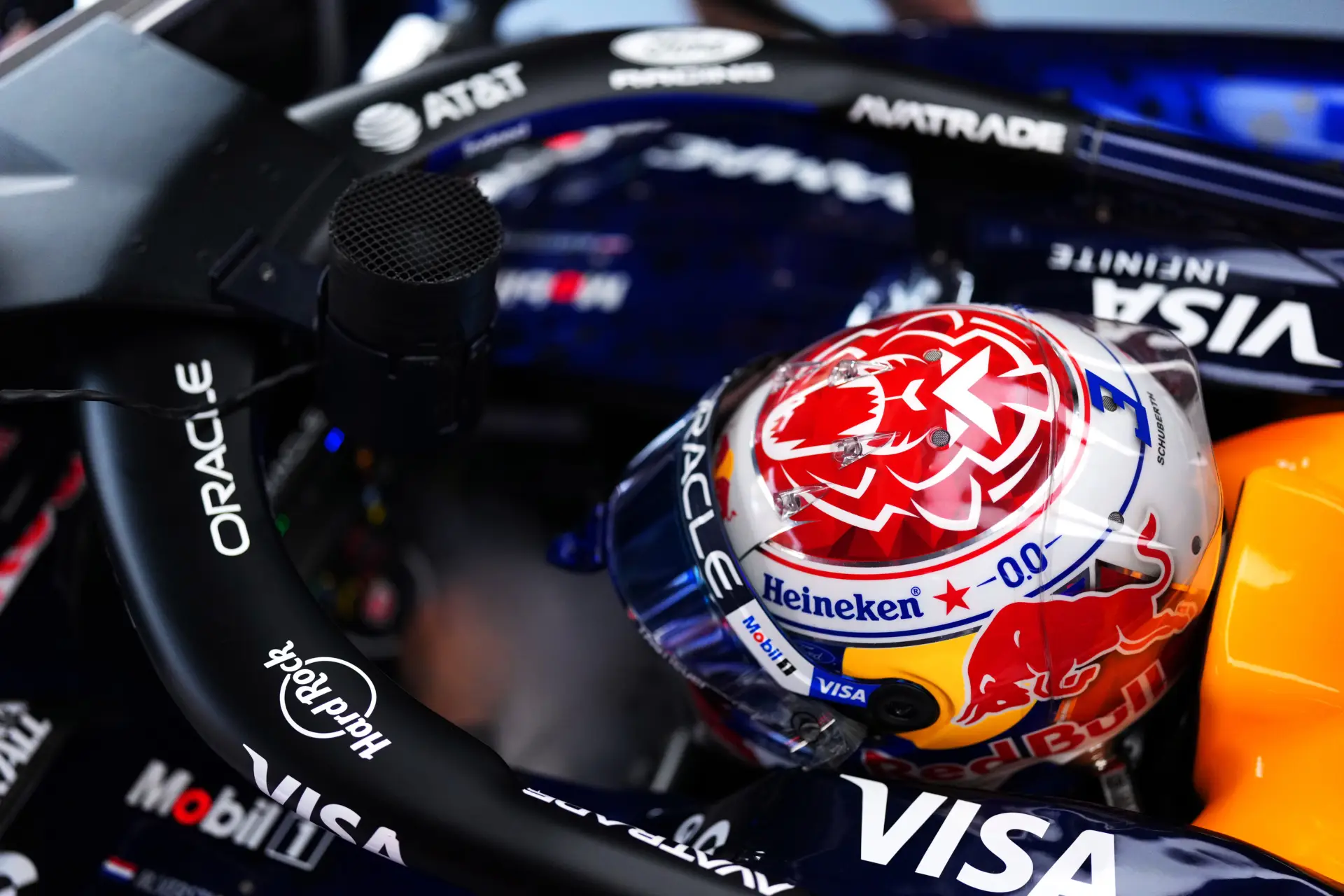 max-verstappen-RB22-maleisie-sepang-bahrein-3