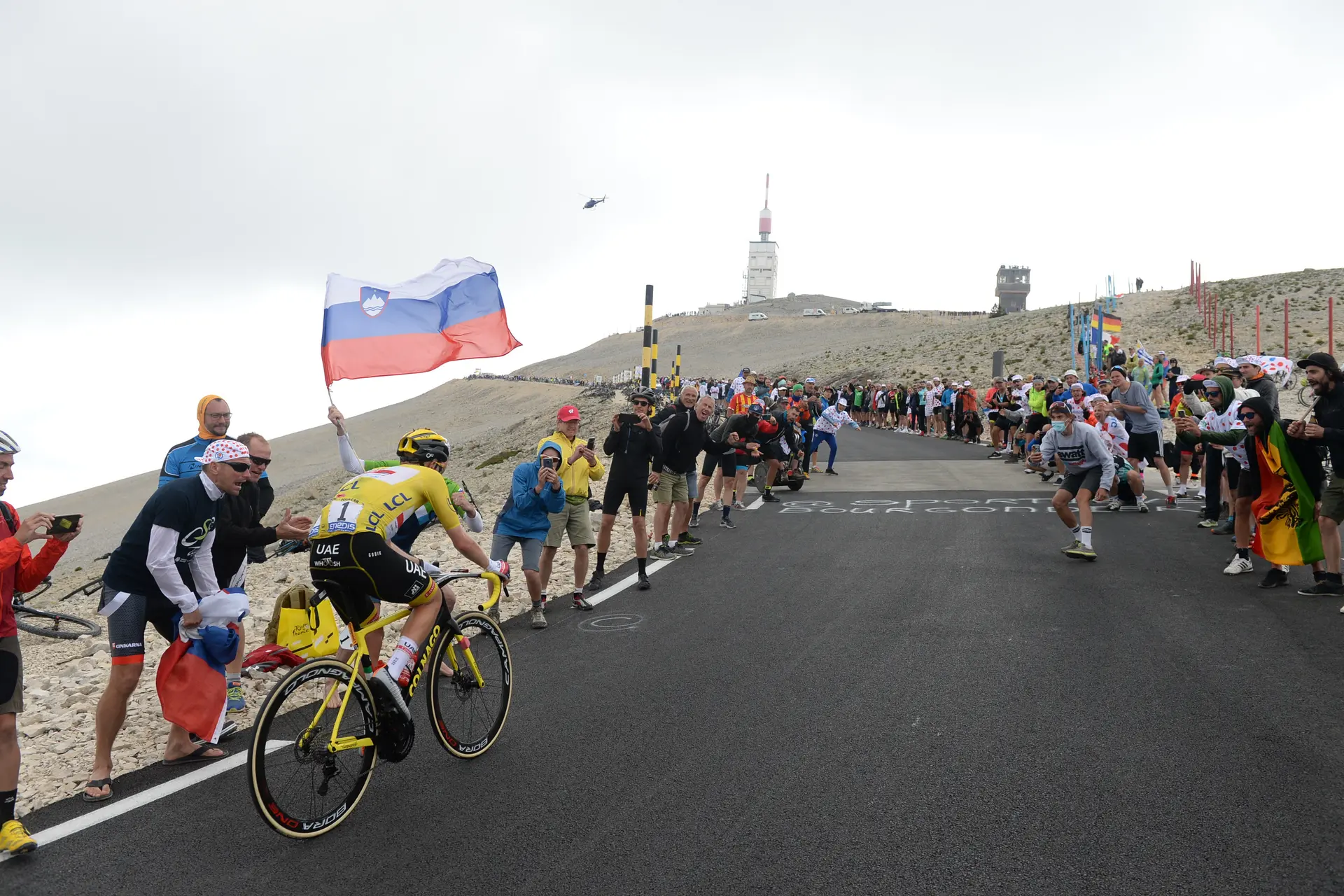 LIVE stage 16 Tour de France 2025 | This postcard moment is one Pogacar will want on his fridge
