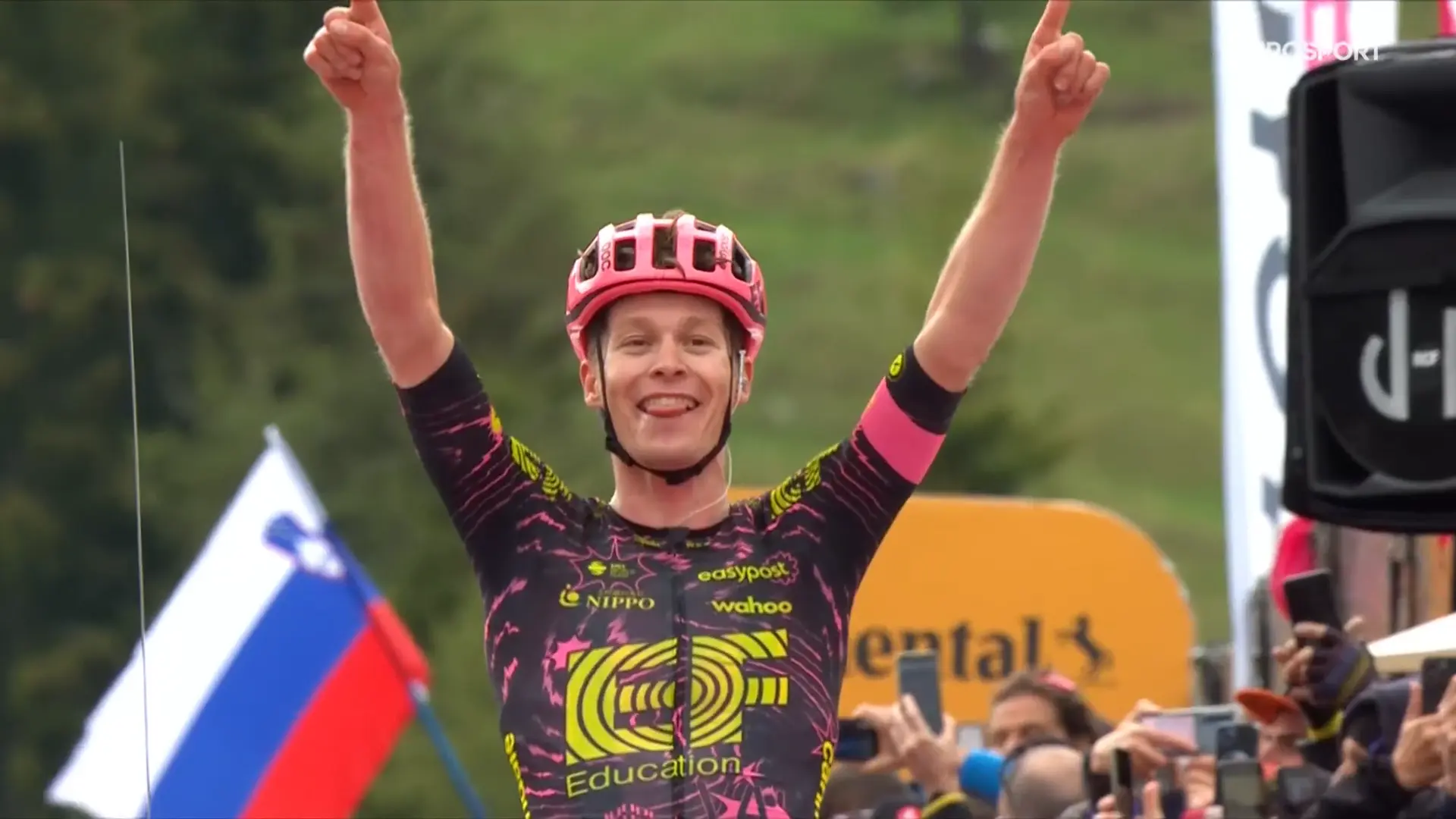 I came, I saw, I broke away! Pogacar leaves breadcrumbs, unmatched Steinhauser scoops them up after lengthy solo ride