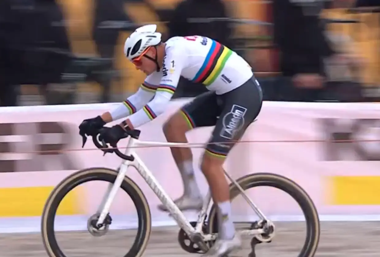 According to Wuyts, there’s no one better than Van der Poel: "If you doubt it, take off your blindfold"