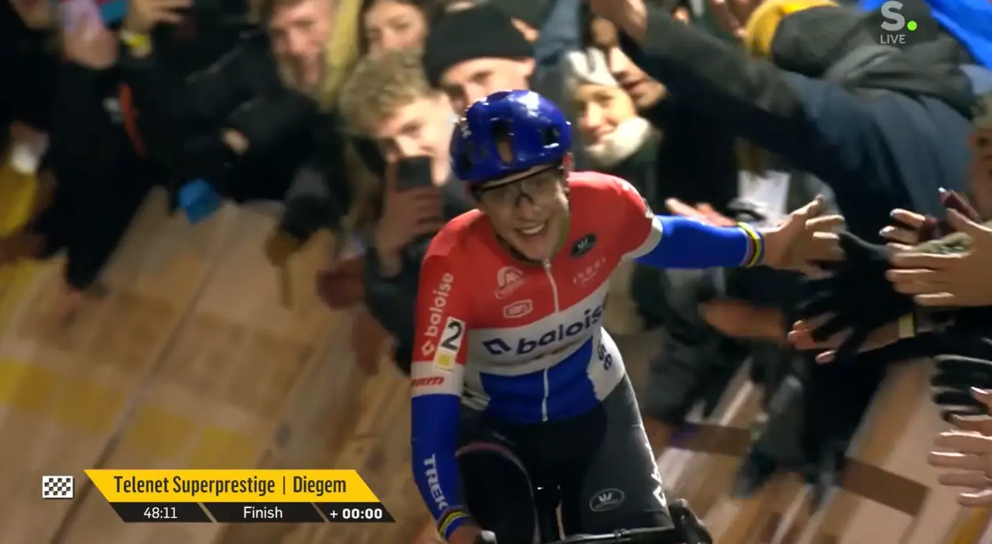 Brand overpowers Alvarado to win Superprestige Diegem, Van der Heijden completes all-Dutch podium