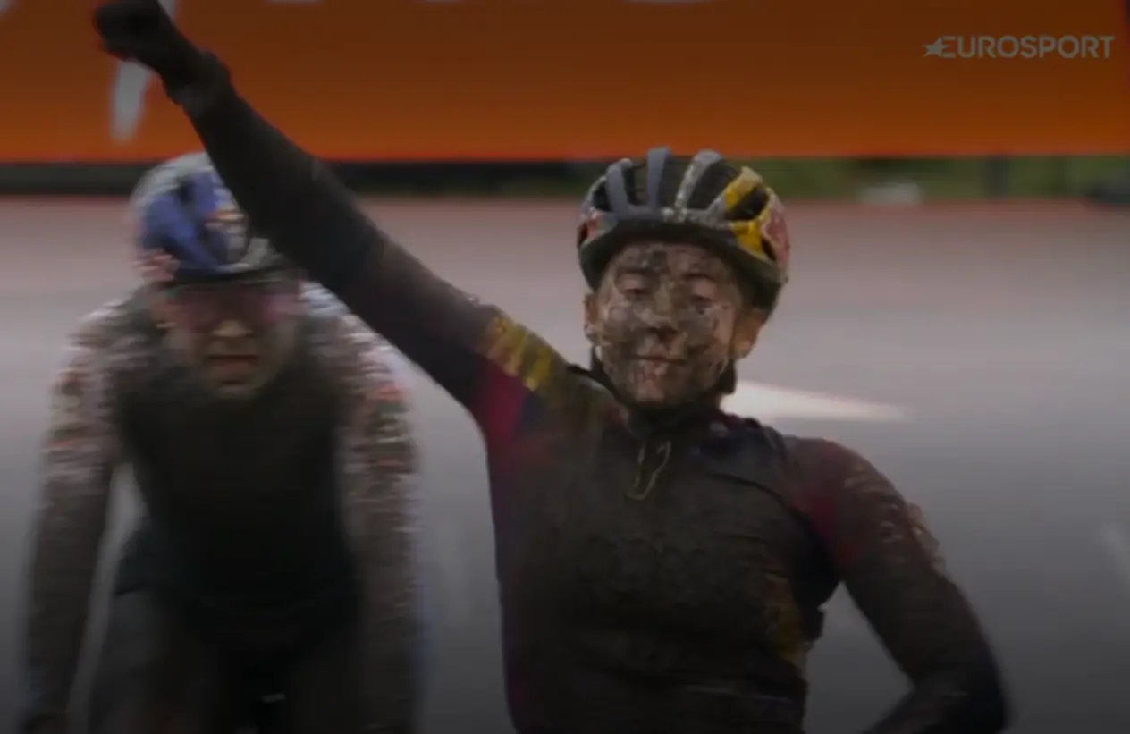 One week before the World Championships, Dutch cyclo-cross dominance in women’s races is disrupted by exceptionally strong Vas
