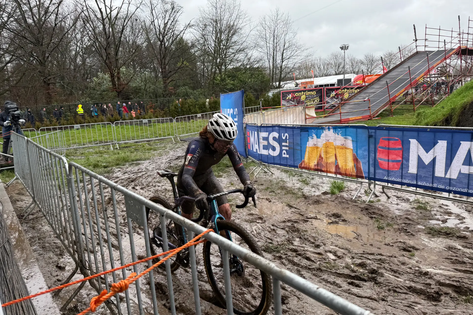 We knew the muddy Dendermonde cross would be grueling—Pieterse and Van Empel proved it