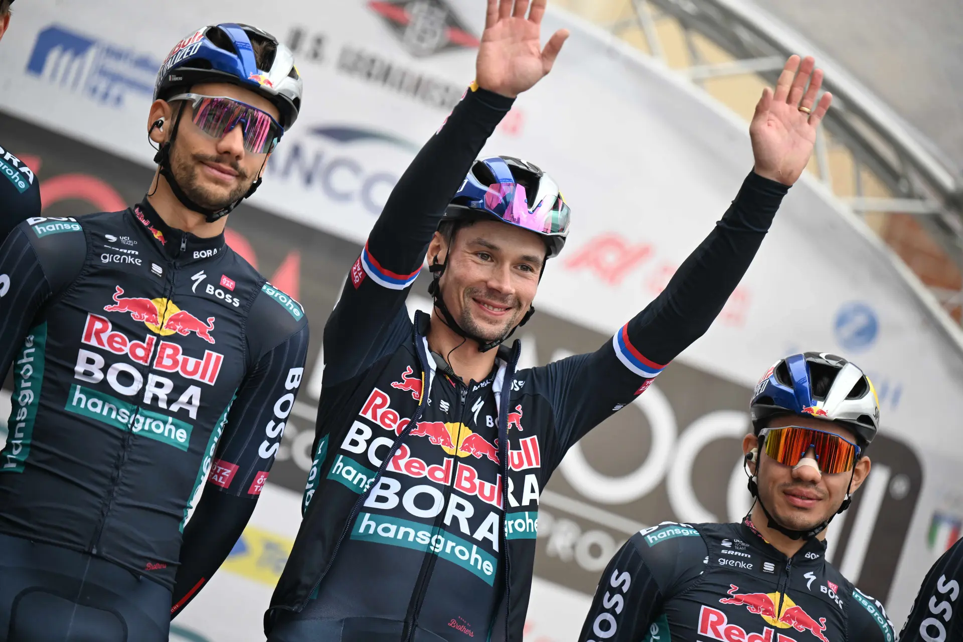 Red Bull BORA-hansgrohe has to settle for leftovers with Van Gils, Meeus and Fisher-Black, but what about Roglic?