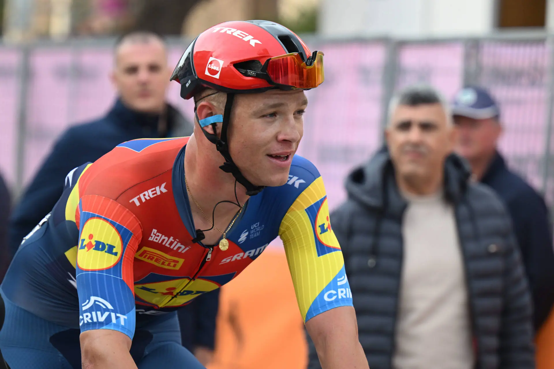 Milan puts himself in the spotlight, but disappointed by Stuyven's crash as a glitch on Tirreno-Adriatico stage win
