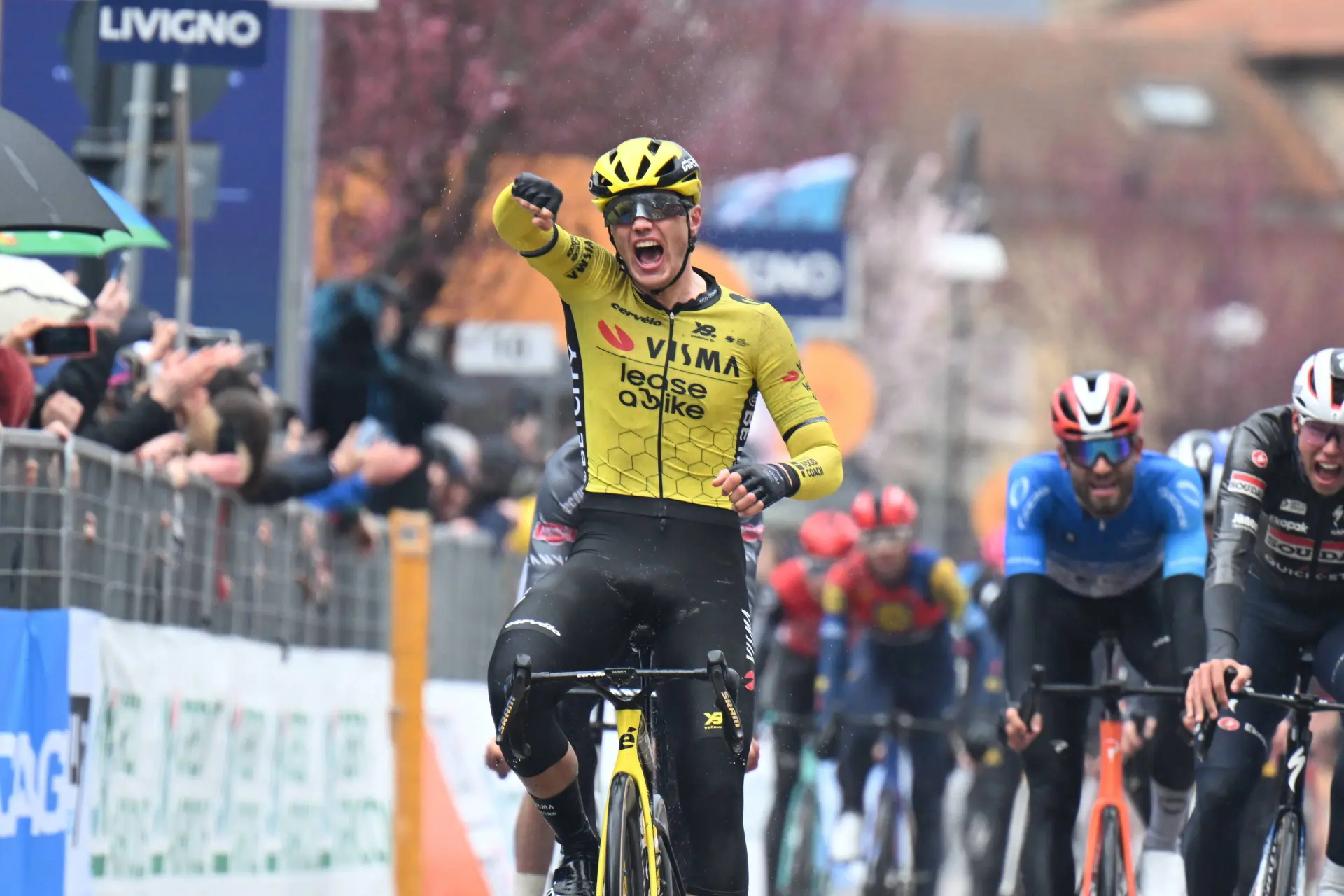 Kooij acknowledges he lacks 'extra man' in Tirreno, but praises Visma | Lease a Bike's mountain domestiques after crazy victory