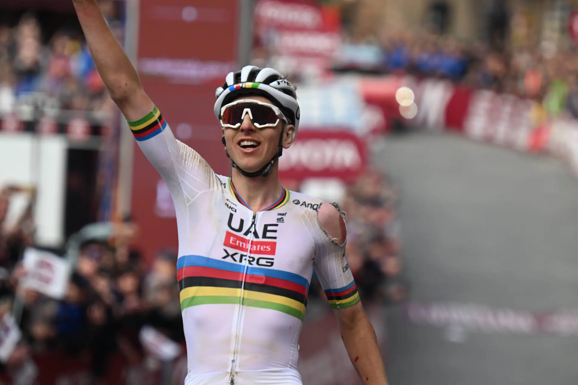 Wellens pays tribute, Swift sees ‘monster’ Pogacar for the first time with his own eyes: "He does more for it than all the others"