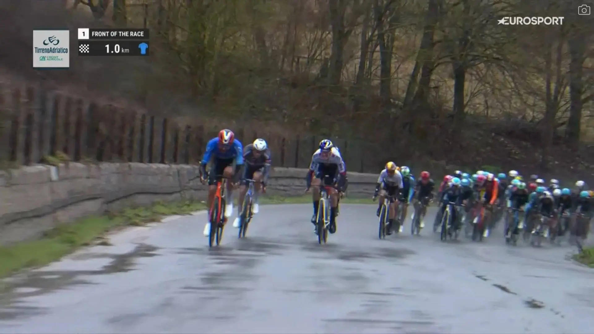 Rain in Tirreno, Milan crashes, Ganna and Van der Poel try but Vendrame wins the stage
