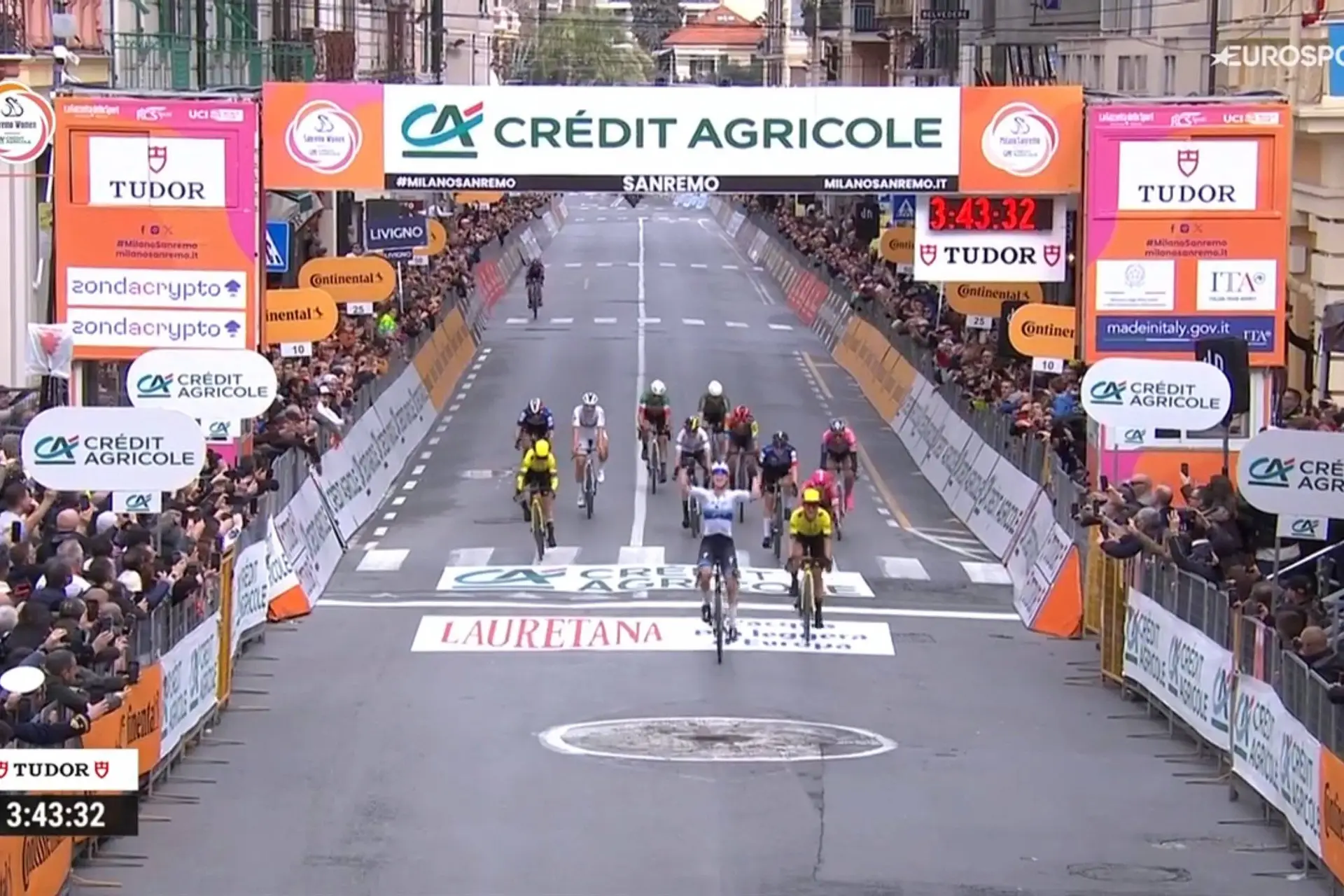 Milan-Sanremo only explodes after the Poggio: Longo Borghini caught in the final meters, Wiebes wins her first monument
