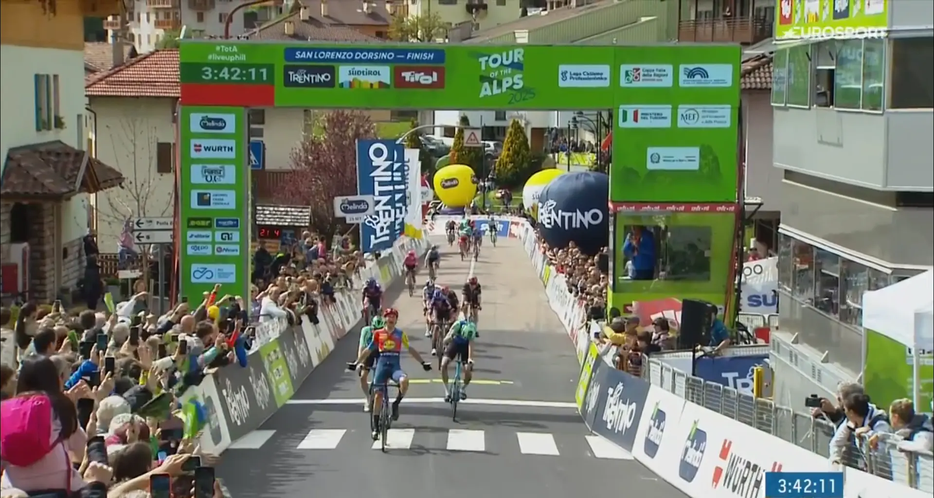 Ecstatic Ciccone outsprints AG2R duo to take victory in Tour of the Alps