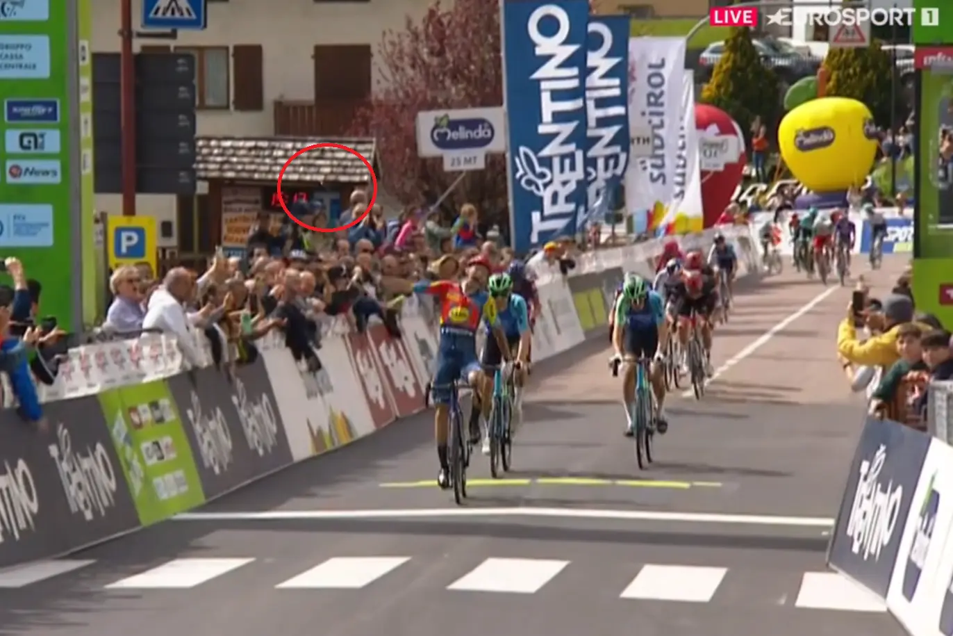 🎥 Ciccone fined for 'dangerous' cheering, De Jongh and Lefevere furious: "Just look at that happy kid"