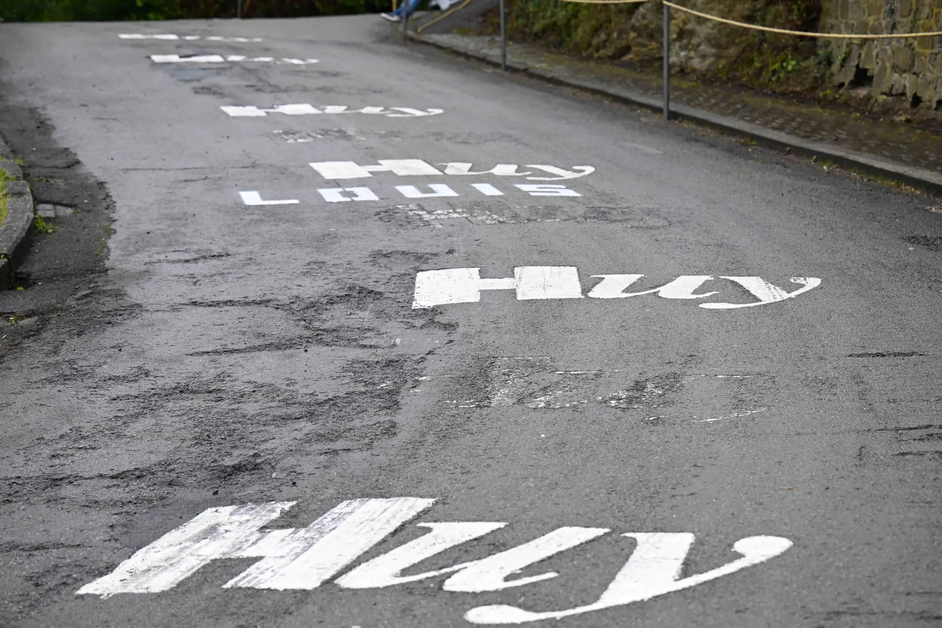 LIVE La Flèche Wallonne 2025 | Evenepoel aims to shake things up in Huy race, will Pogacar, Nys and Skjelmose play along?