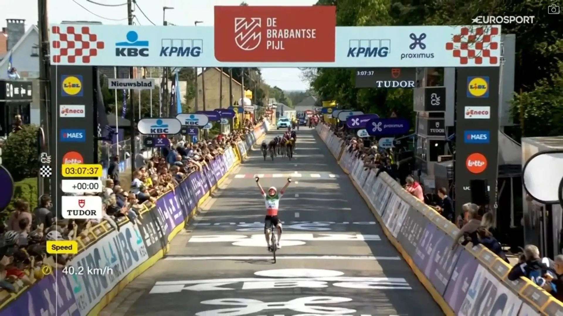Untouchable on the climbs: Longo Borghini shines with solo win at Brabantse Pijl