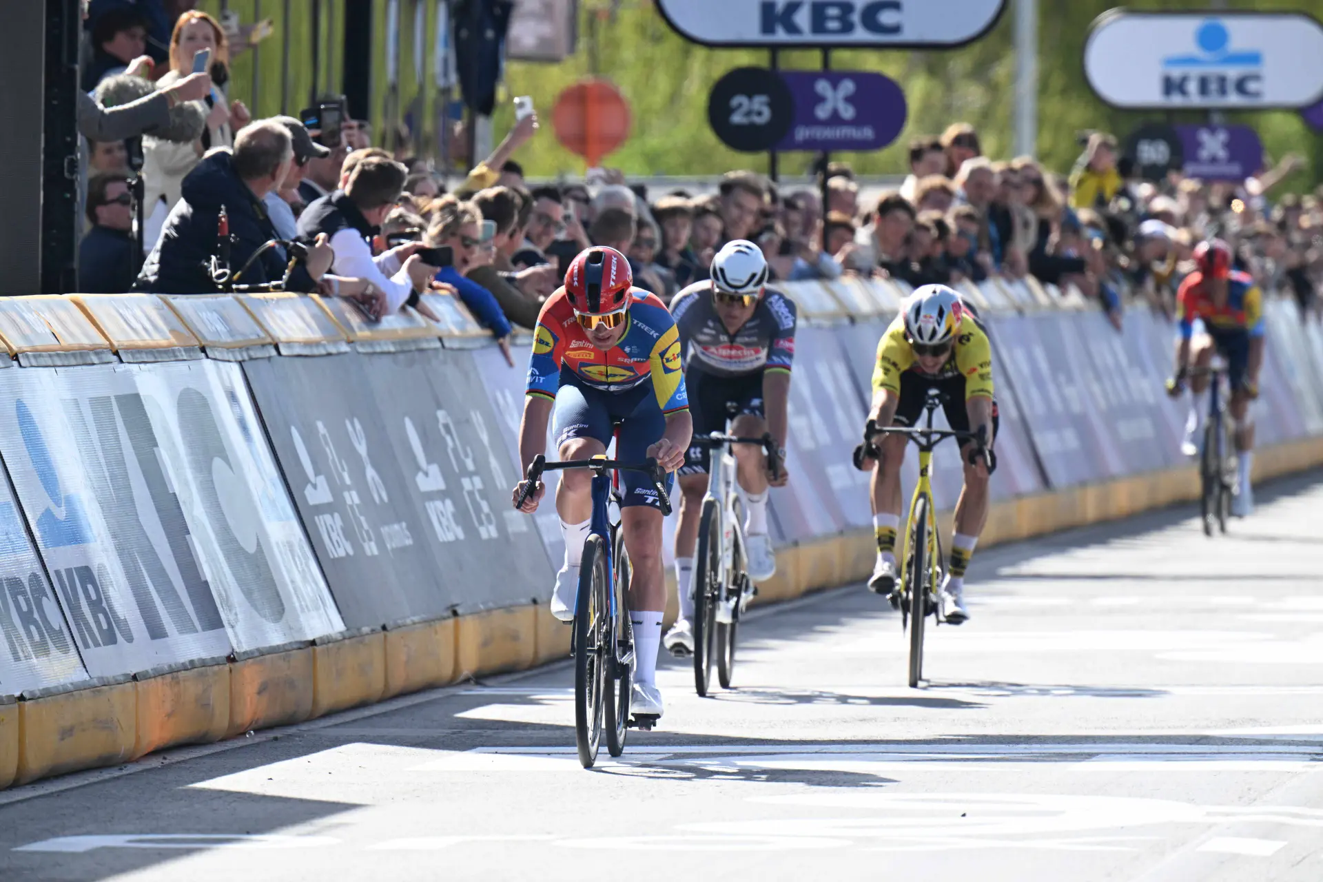 Pedersen praises 'GOAT' Pogacar: "It's not like we came close"