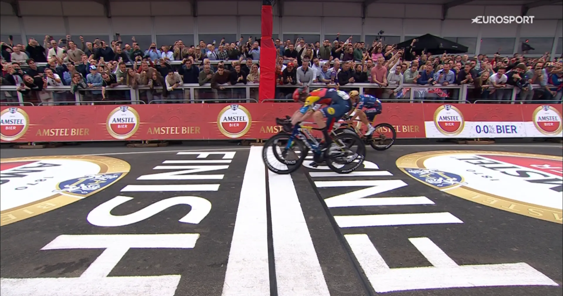 Skjelmose stuns Pogacar and Evenepoel in exciting Amstel Gold Race finale