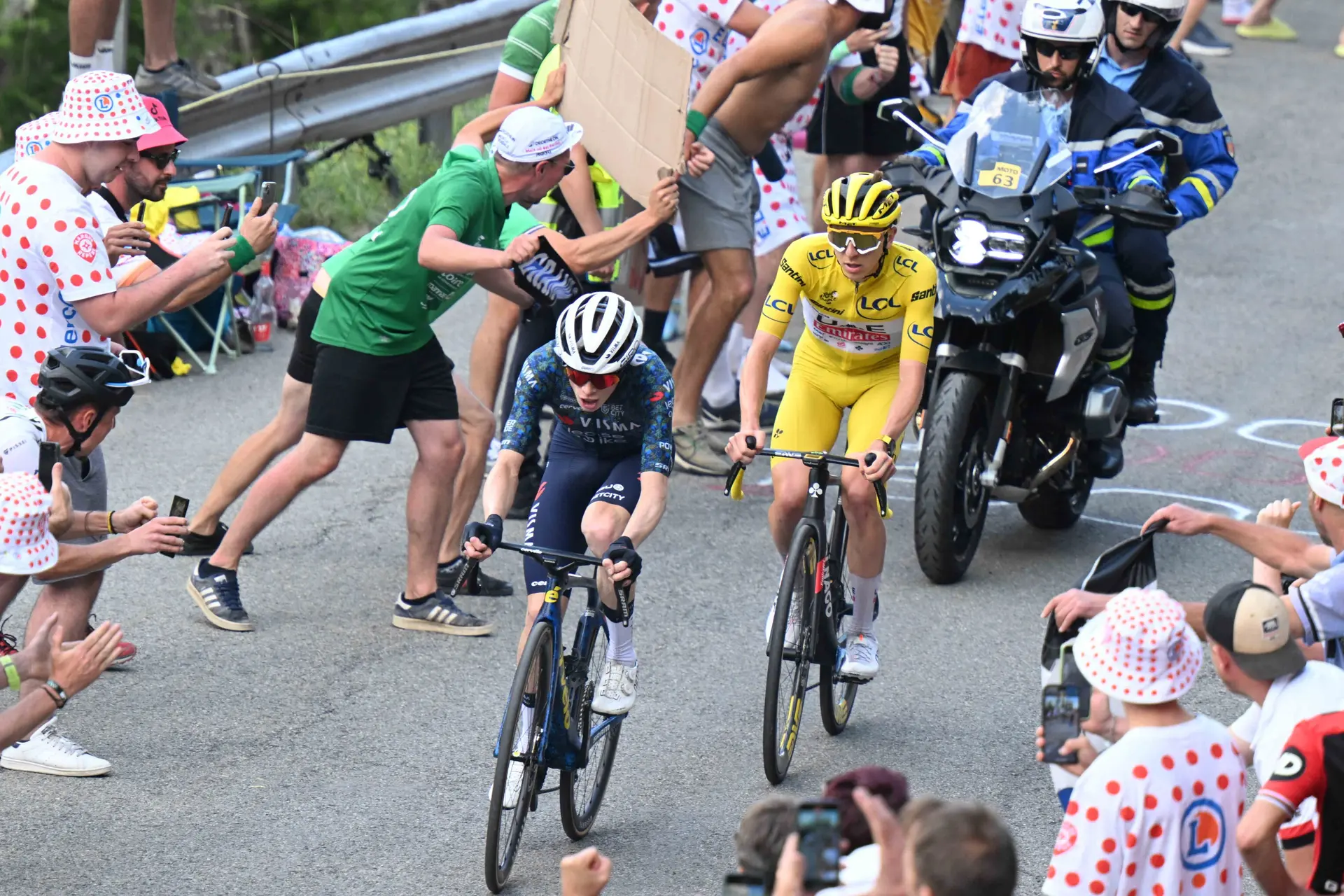 Vingegaard prepares like Armstrong, Pogacar takes a Boogerd-style approach to the Tour: "It might end up breaking him"