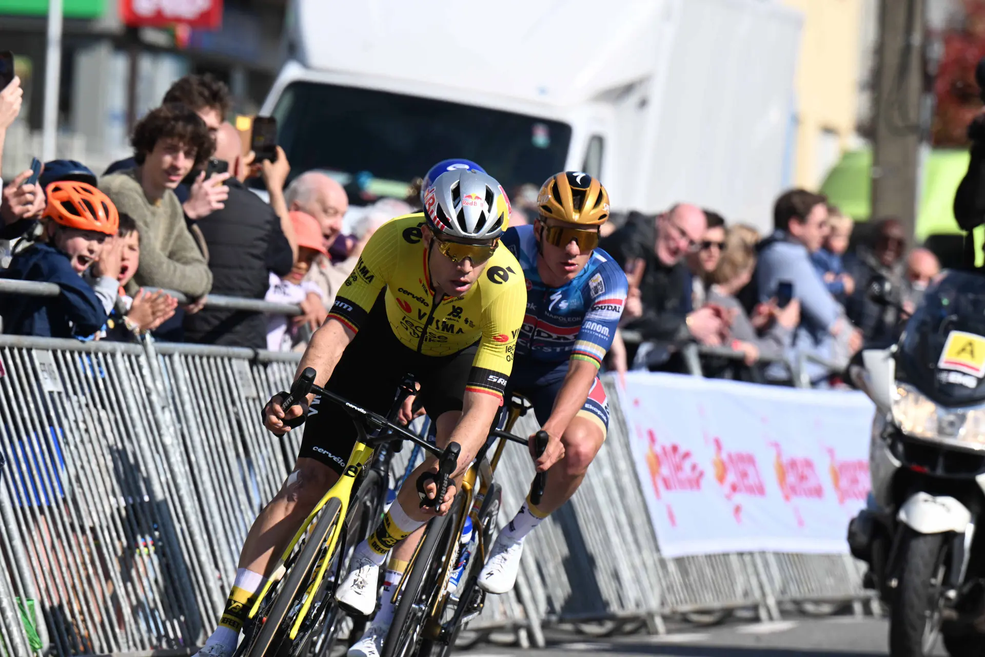 "Others get more respite"; is this the best van Aert? Question leads to candid answers at Visma | Lease a Bike