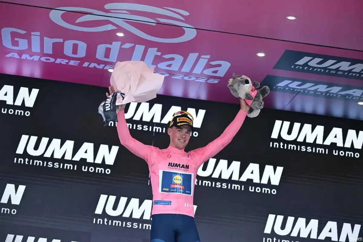 Classifications Giro d'Italia 2025 | Pedersen takes over the pink jersey from Roglic, mountain jersey firmly on Fortunato’s shoulders