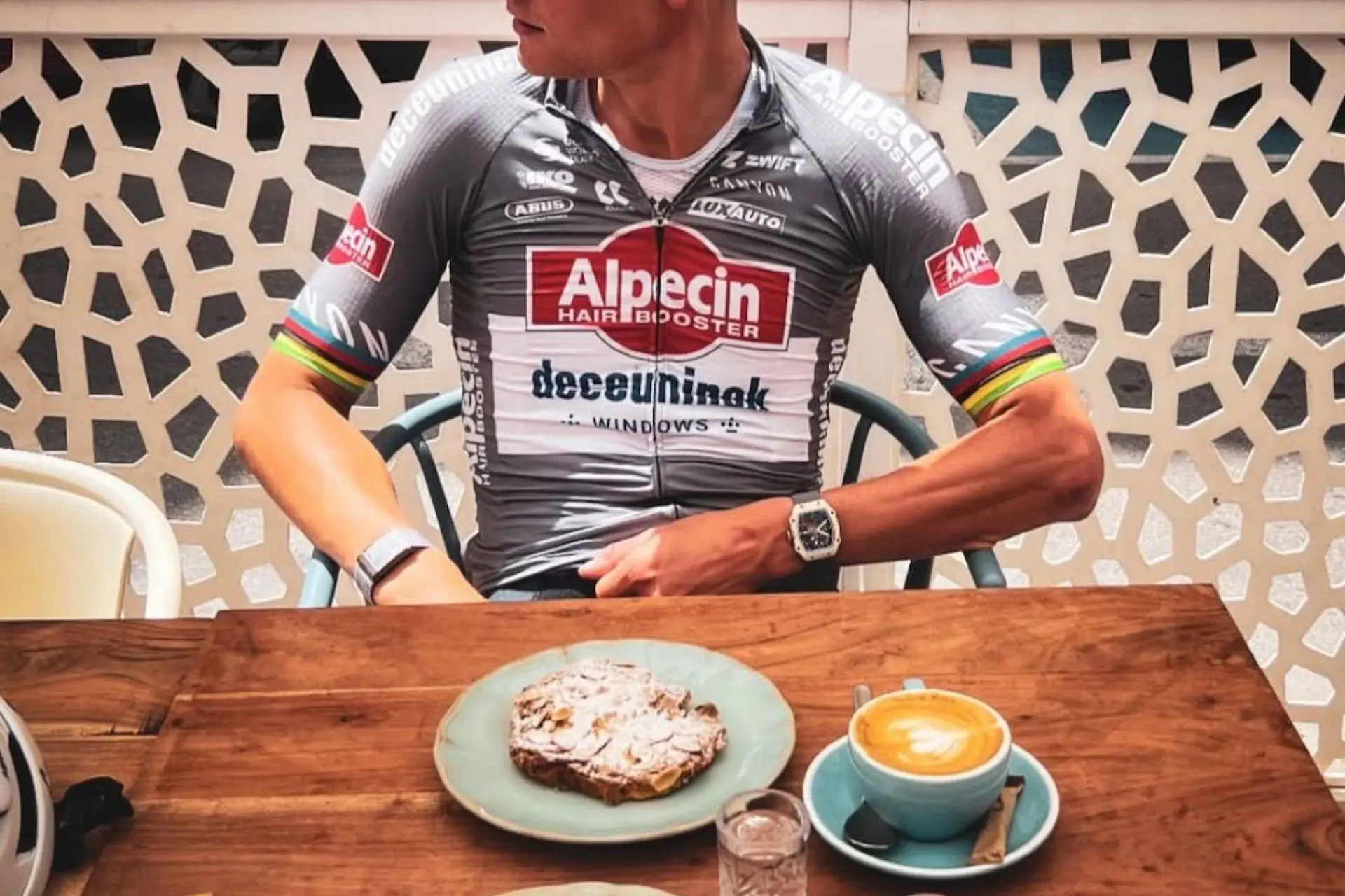 Spring is behind him, eyes on the summer: Van der Poel training hard in Spain for the Tour and MTB World Championships