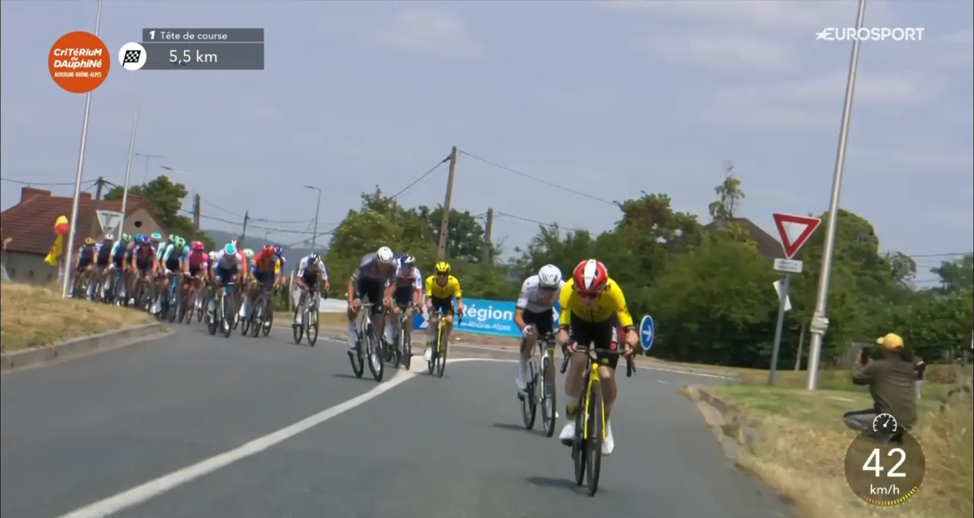 Vingegaard attacked in opening stage Dauphiné when no one expected it: "That's annoying now with Tadej"